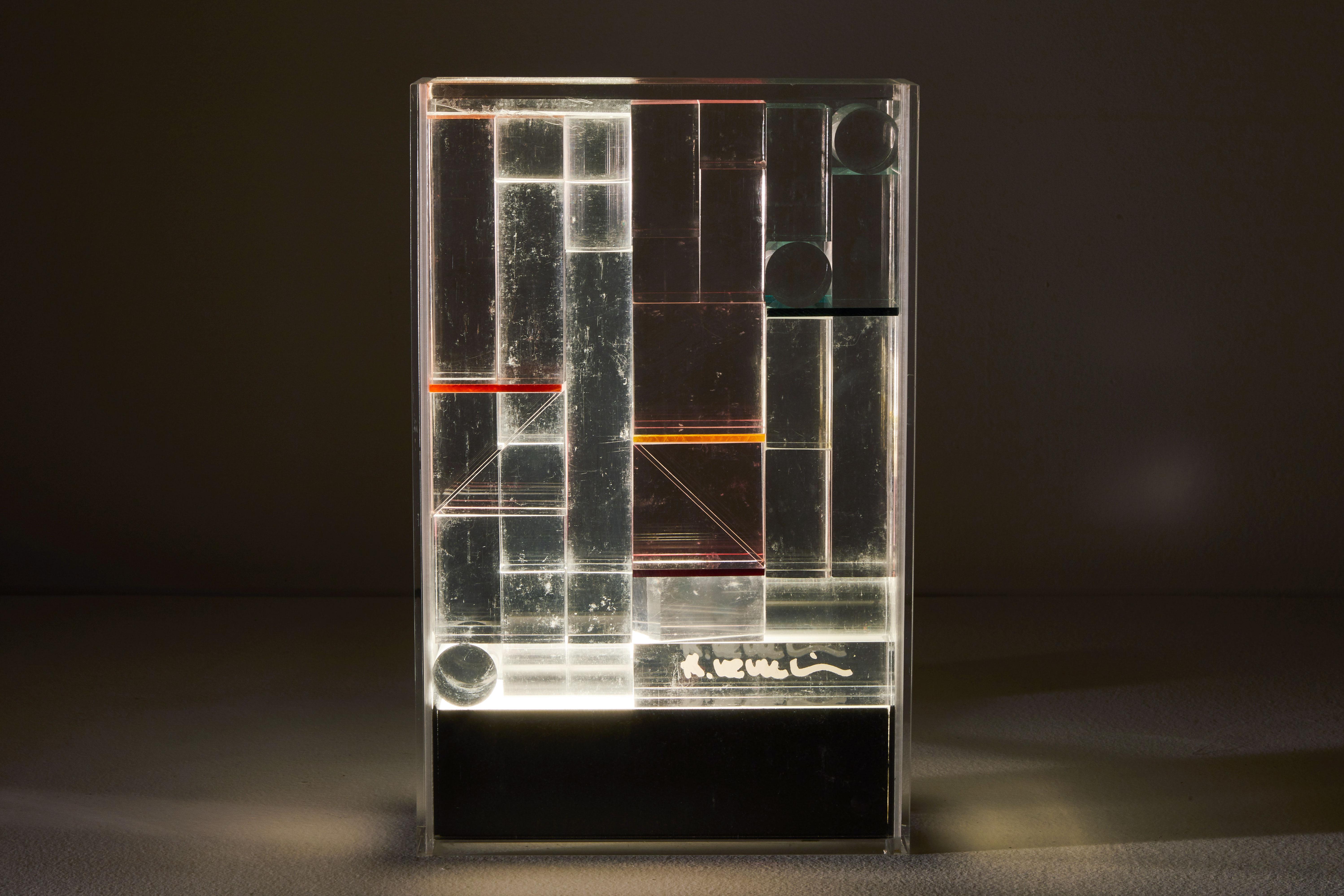 Rare and important illuminated sculpture by Theodor Neumaier for Lamperti. Designed and manufactured in Italy, circa 1970s. Not rewired for the US, comes with a transformer. Rare luminous sculpture made from methacrylate, colored filters and mobile