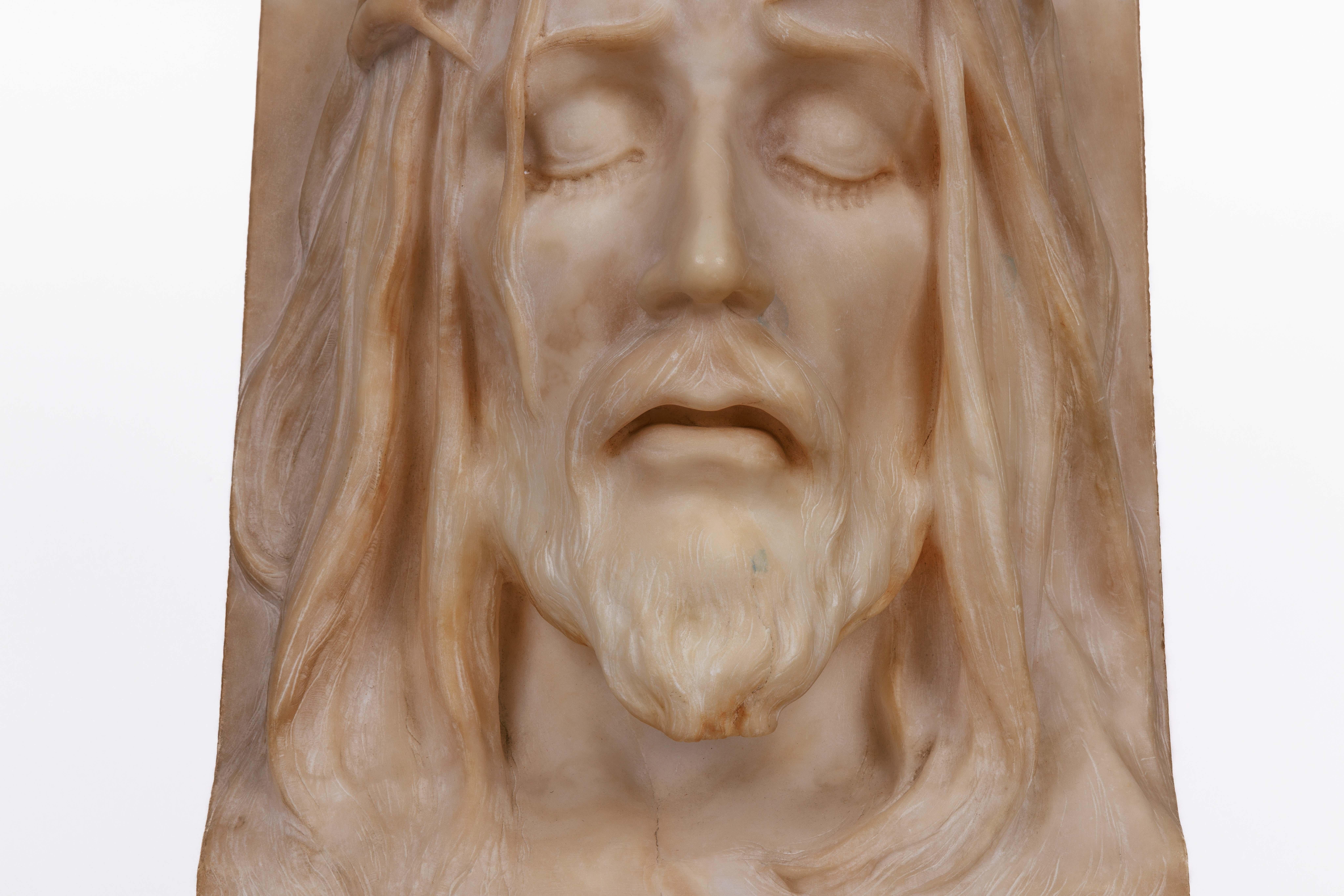 Albâtre Rare et importante sculpture italienne de buste de Jésus-Christ en albâtre, vers 1860 en vente