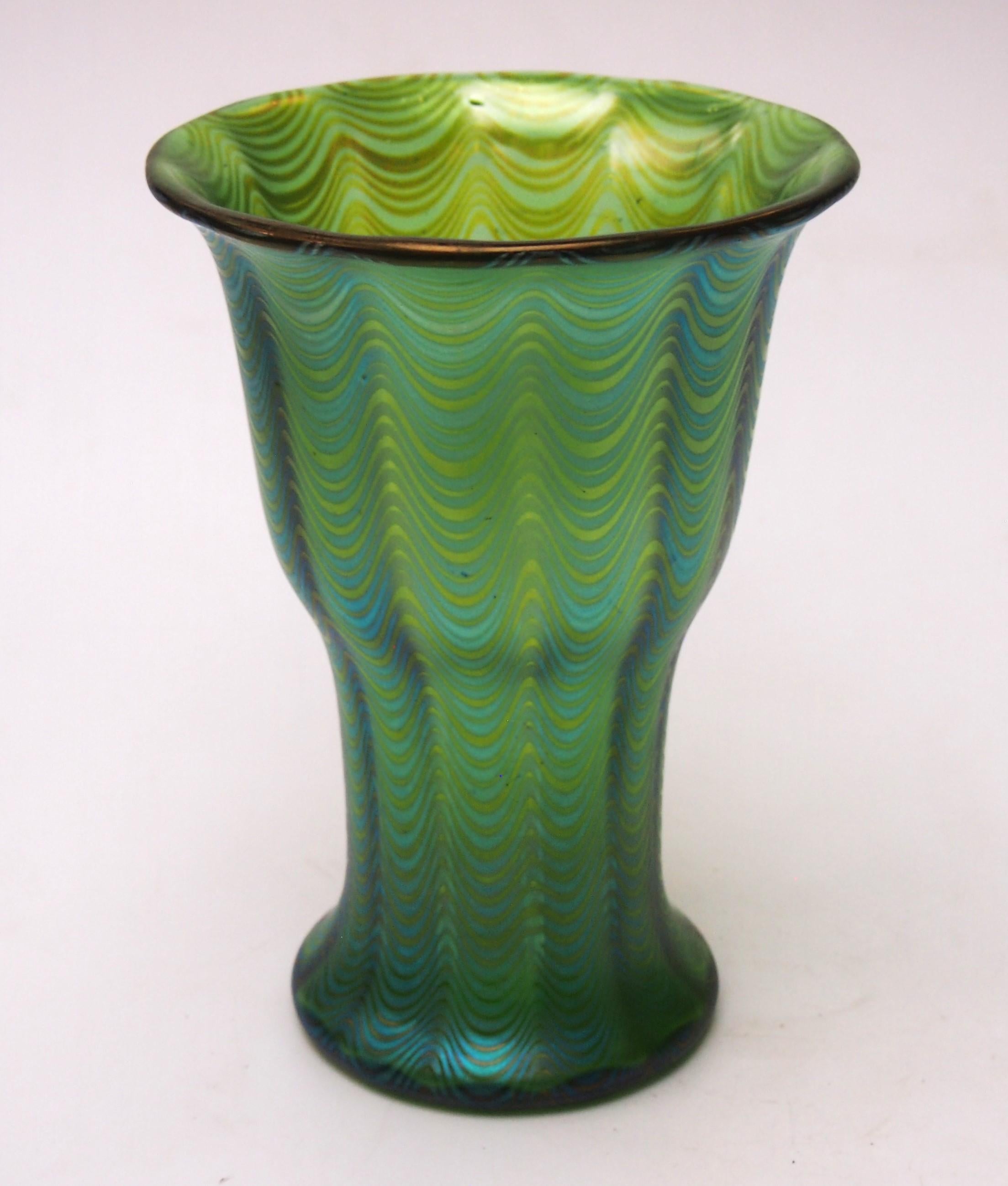 Art nouveau Rare et important vase Loetz Phaenomen Crete PG 6893 fabriqué 11898 en vente