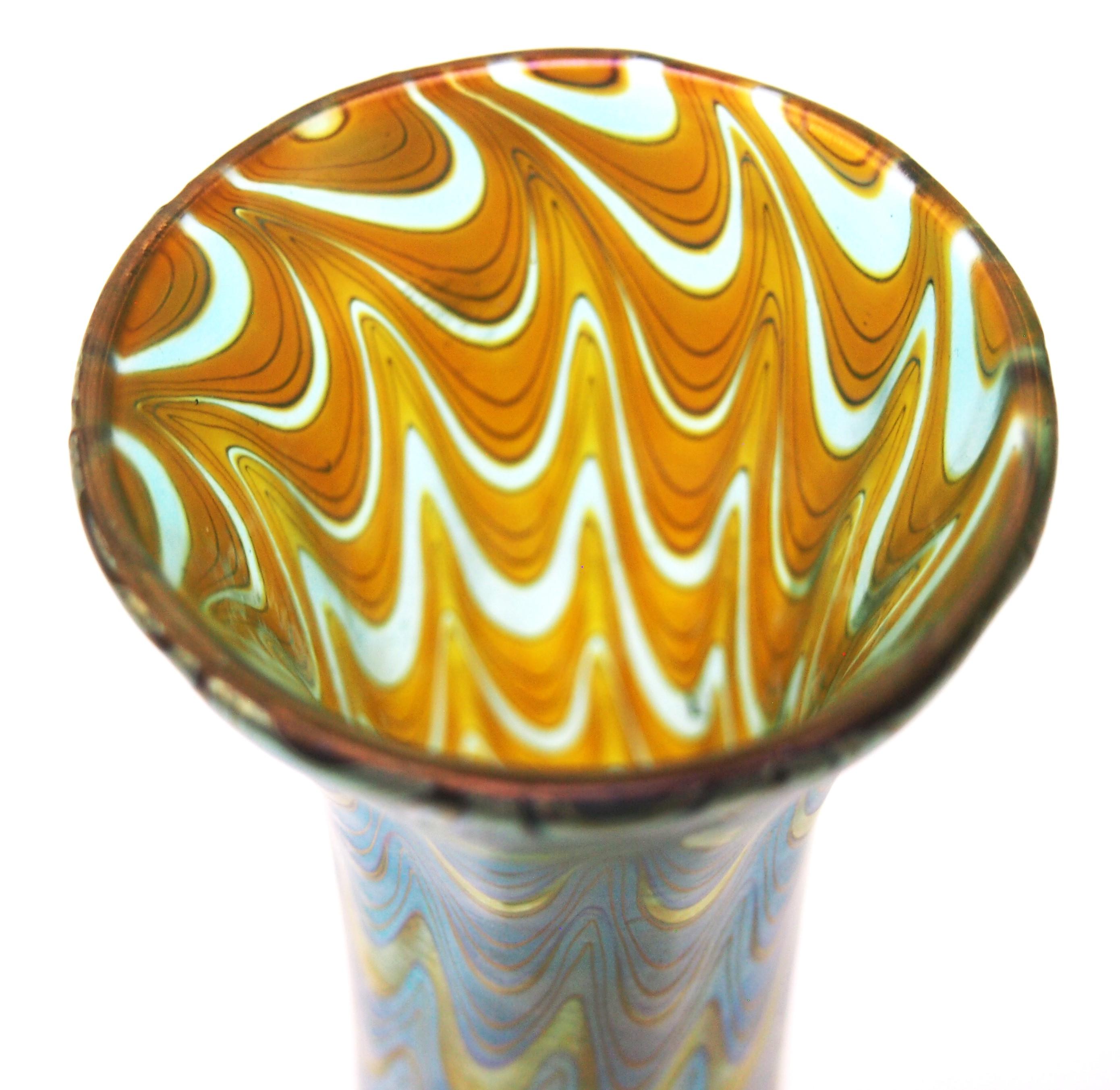 Seltene und bedeutende Loetz Phaenomen-Vase in Bergblau PG 6893, hergestellt 1898 im Zustand „Gut“ im Angebot in Worcester Park, GB