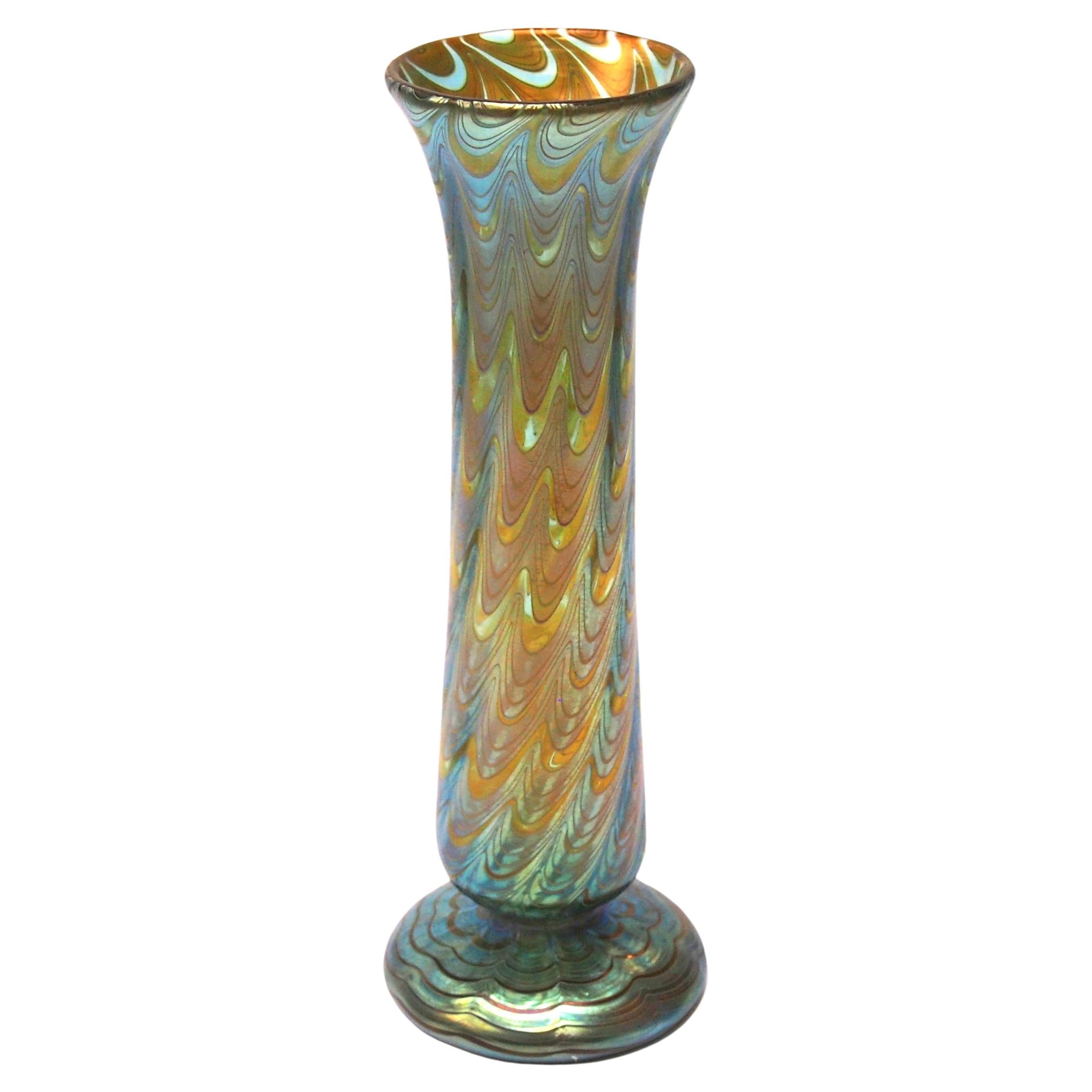 Seltene und bedeutende Loetz Phaenomen-Vase in Bergblau PG 6893, hergestellt 1898 im Angebot