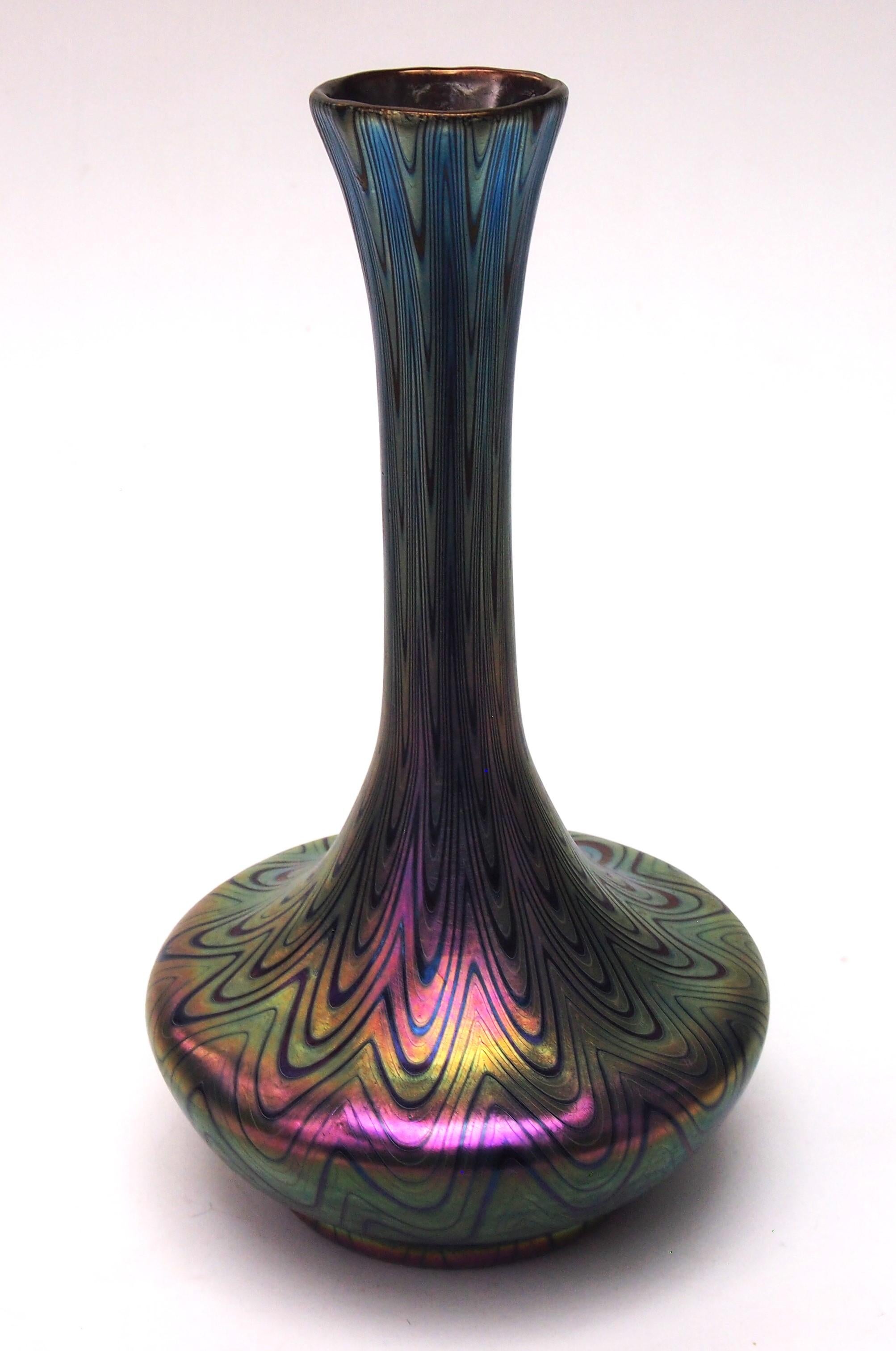 Art Nouveau Raro e importante vaso Loetz Phaenomen Rubin PG 6893 del 1898 in vendita