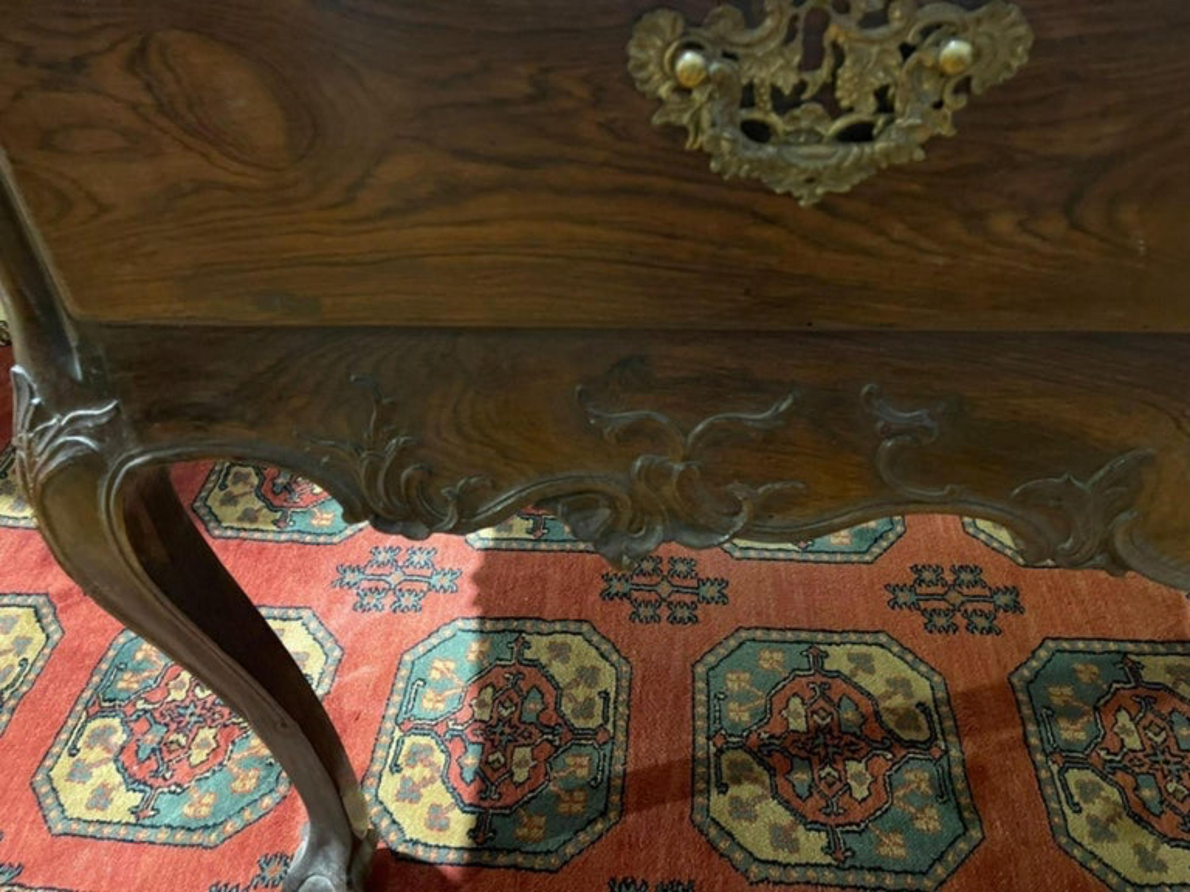 Rare et importante table centrale portugaise, 18ème siècle en vente 1