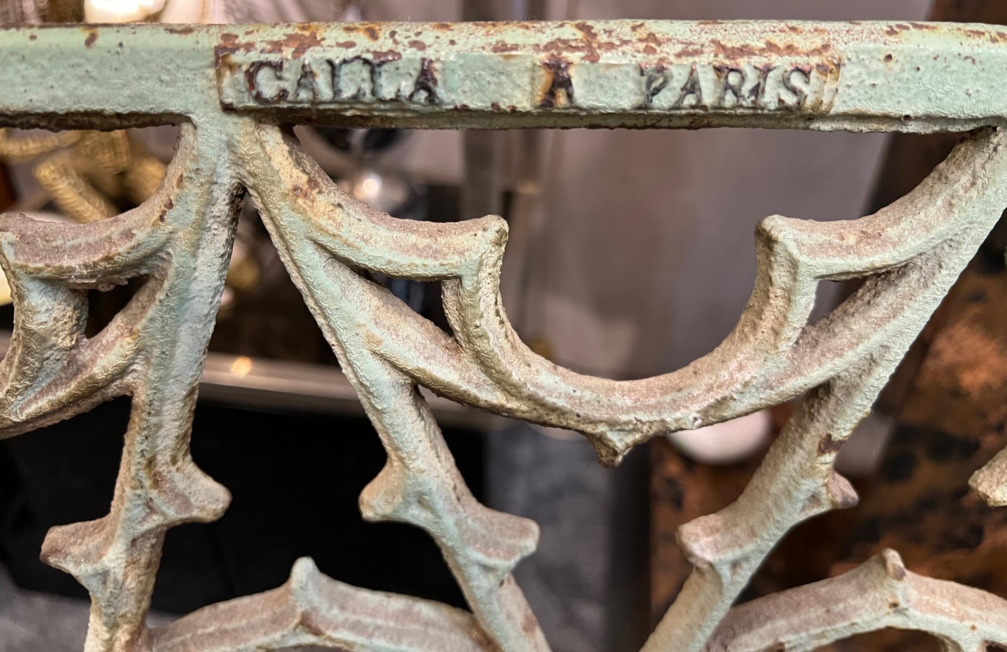 Rare and large cast-iron bench from the Calla factory in Paris, circa 1850 For Sale 1