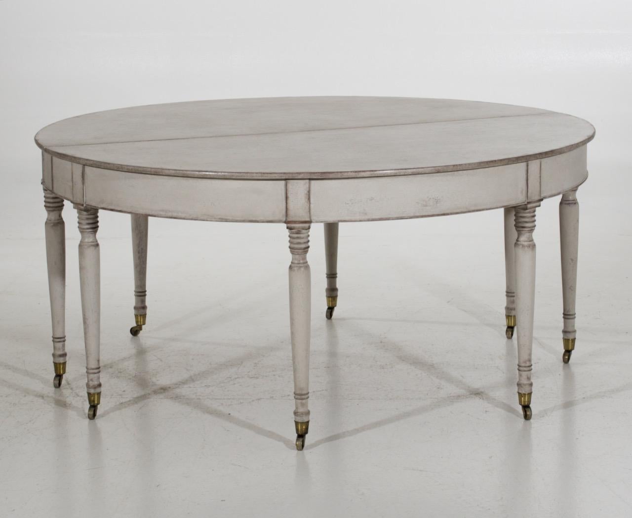 Rare and large castle extension table, circa 1810 For Sale 6
