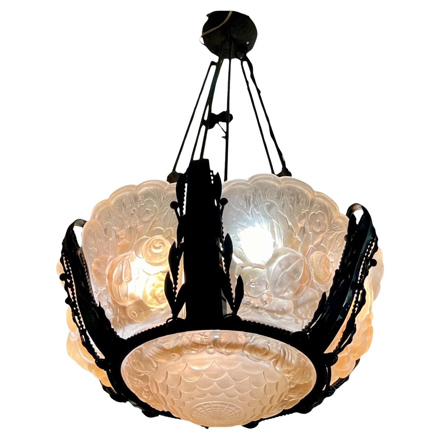 Seltener und großer Glasplakette-Kronleuchter, Val Saint Lambert, Art déco-Periode, 1930 im Angebot