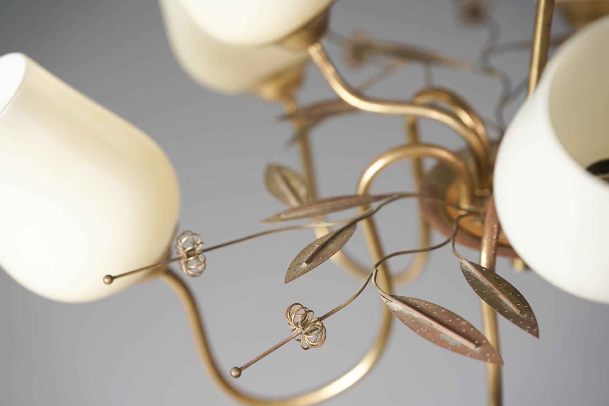 Rare and Large Model 85/9 Floral Chandelier, Itsu, 1950s Bon état - En vente à Helsinki, Uusimaa
