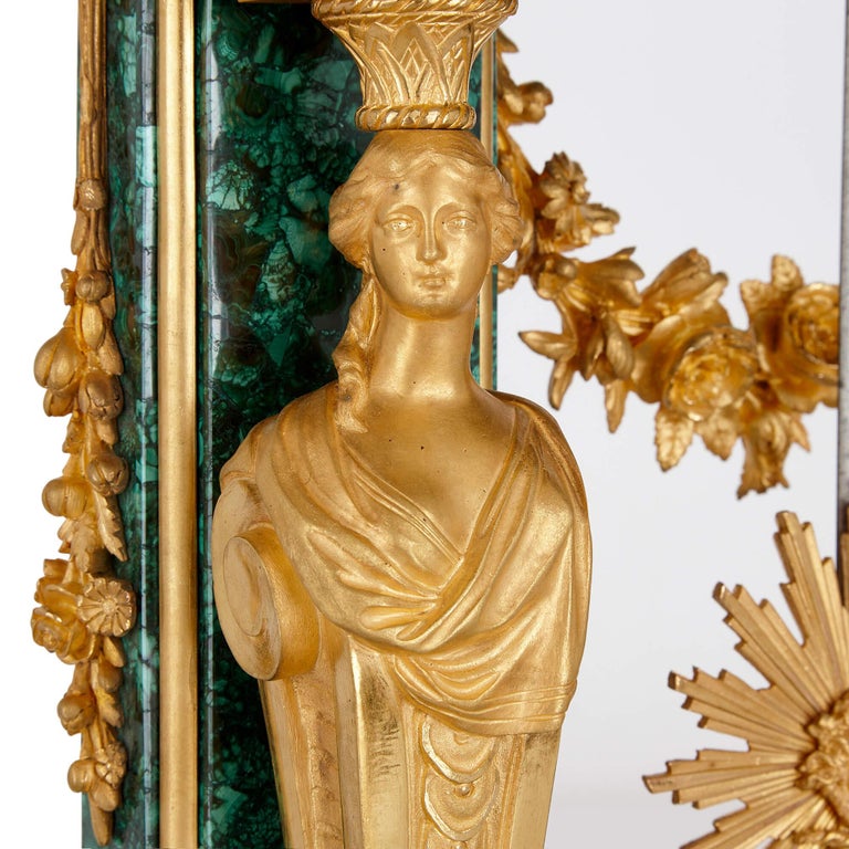 Rare and large ormolu mounted malachite mantel clock signed Manière In Excellent Condition For Sale In London, GB
