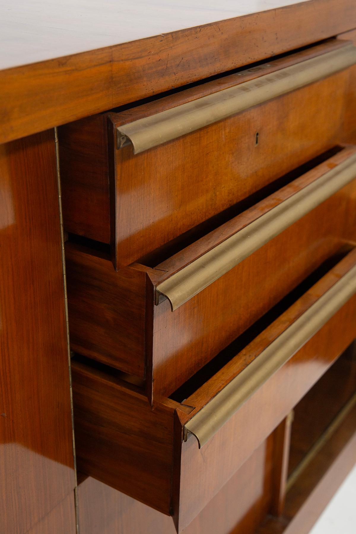 Rare and Large rationalist sideboard attributed to G. Terragni brass handles For Sale 5