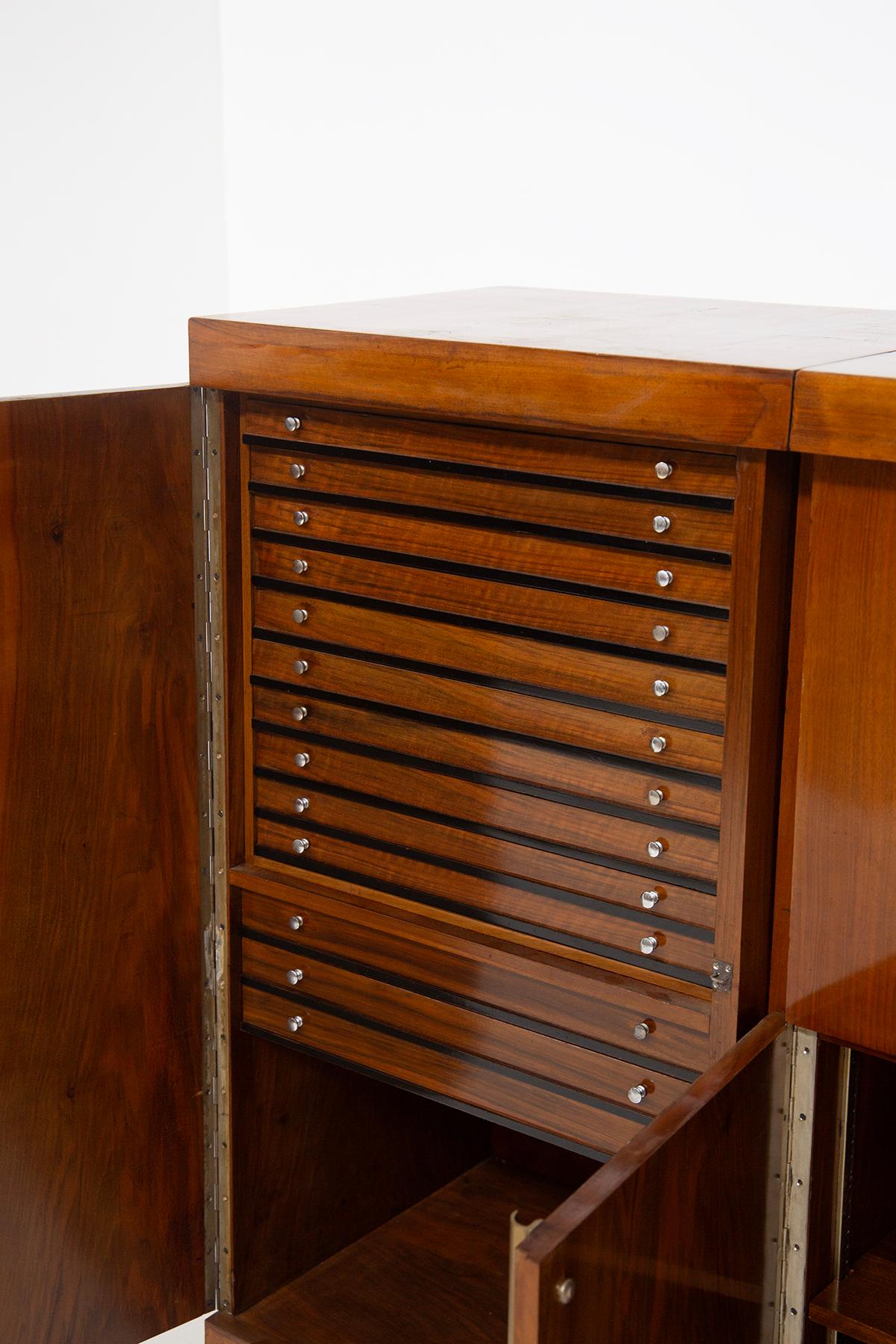 Rare and Large rationalist sideboard attributed to G. Terragni brass handles For Sale 7