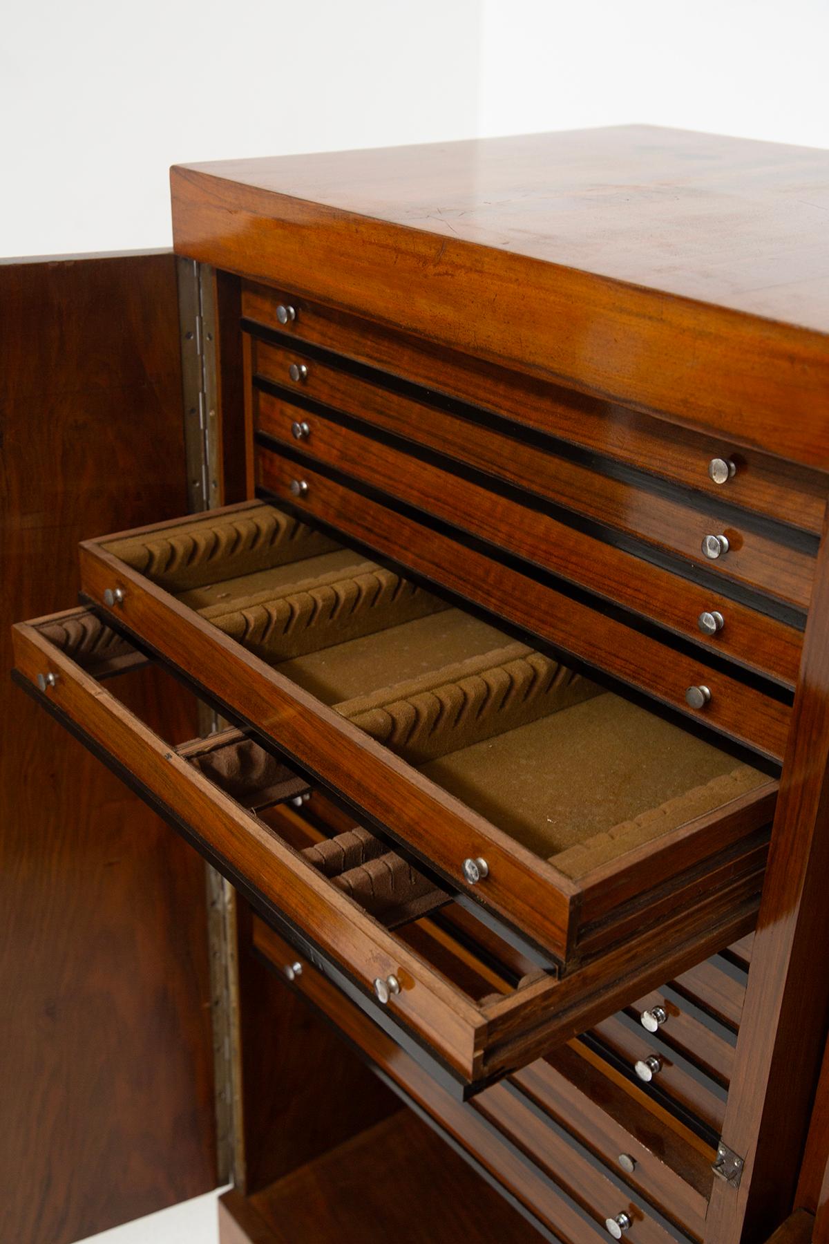 Rare and Large rationalist sideboard attributed to G. Terragni brass handles For Sale 2