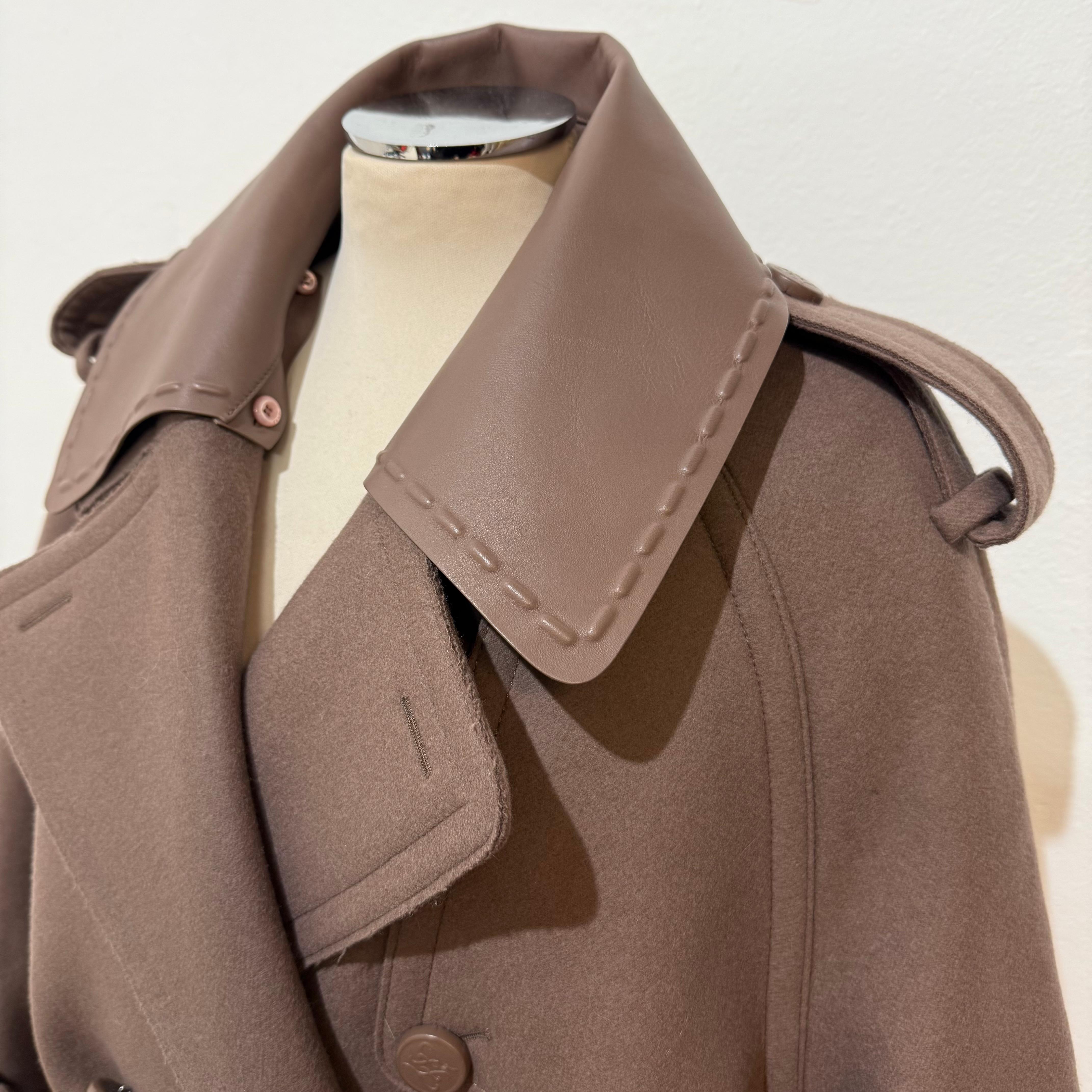 Marrone Rara e limitata giacca di lana Fendi Noisette S / IT 40 in vendita