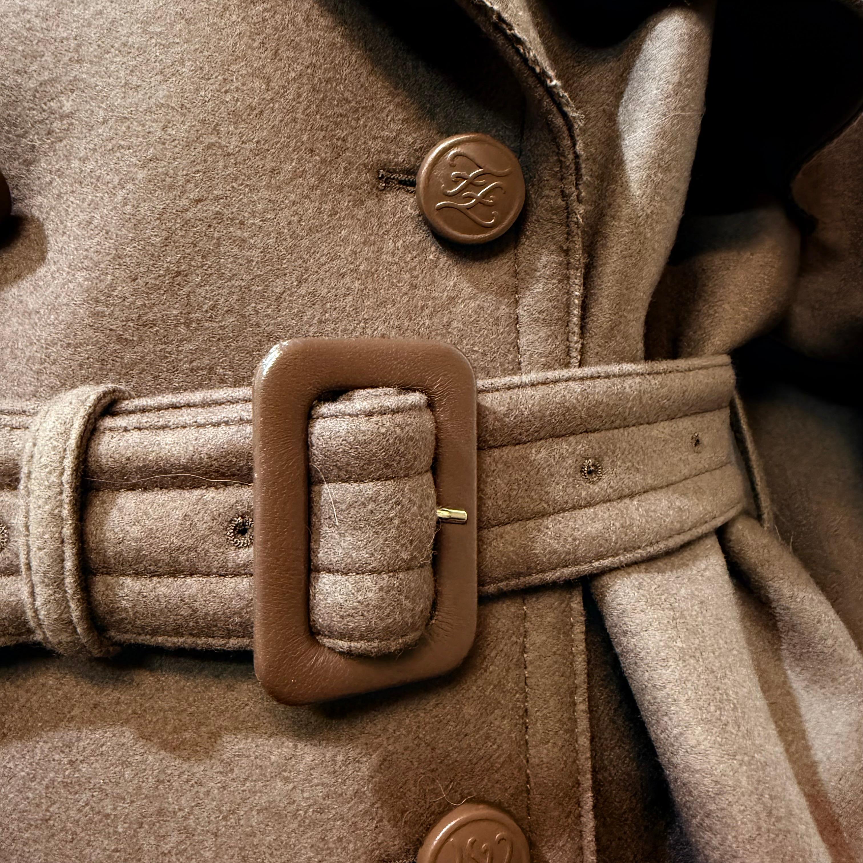 Rara e limitata giacca di lana Fendi Noisette S / IT 40 in vendita 2