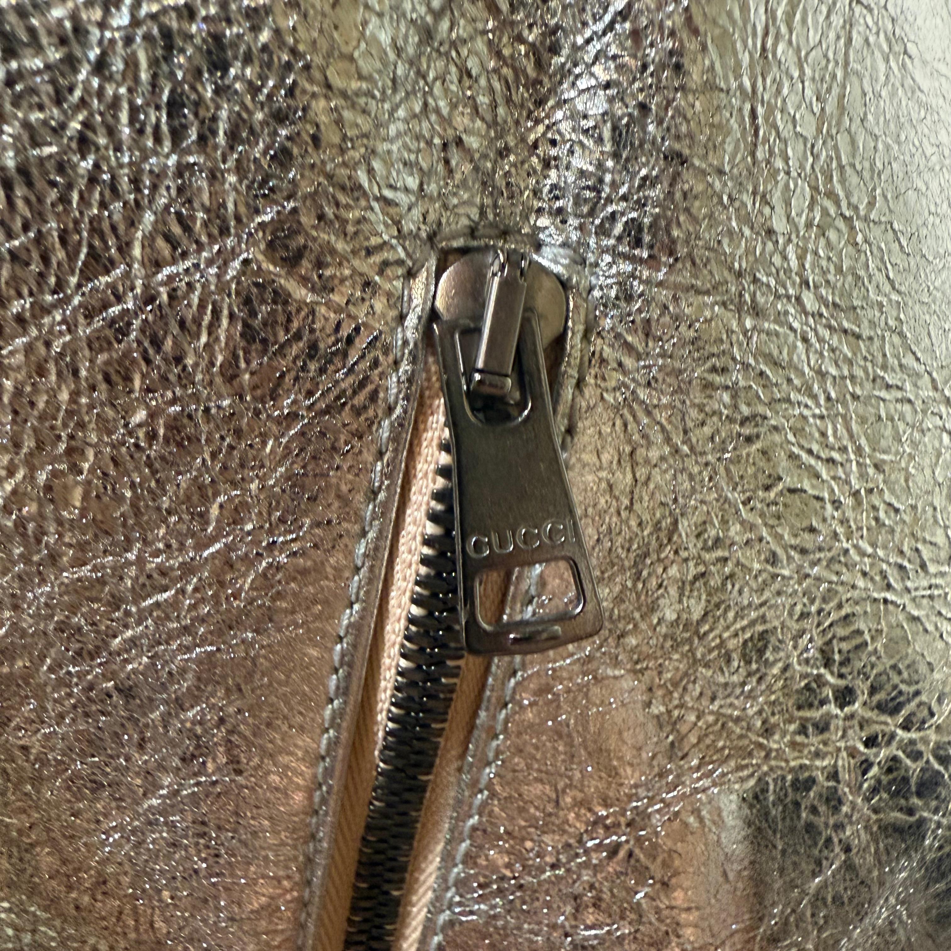 Rara e limitata giacca con zip in agnello argentato Gucci IT 40 in vendita 4