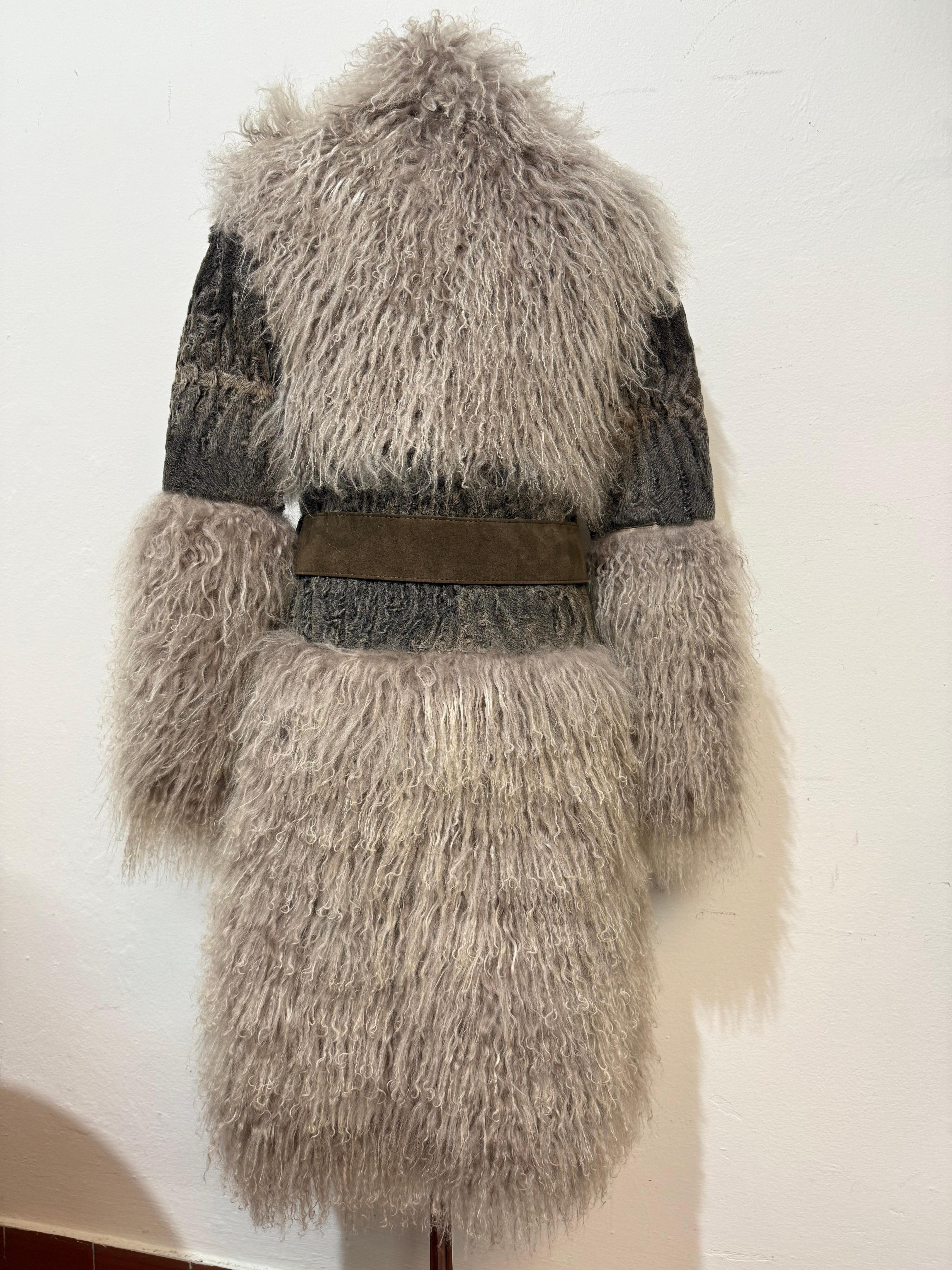 Raro y Limitado Abrigo de Piel de Cordero Tibetano de Gucci Talla XS / IT 38 Marrón en venta