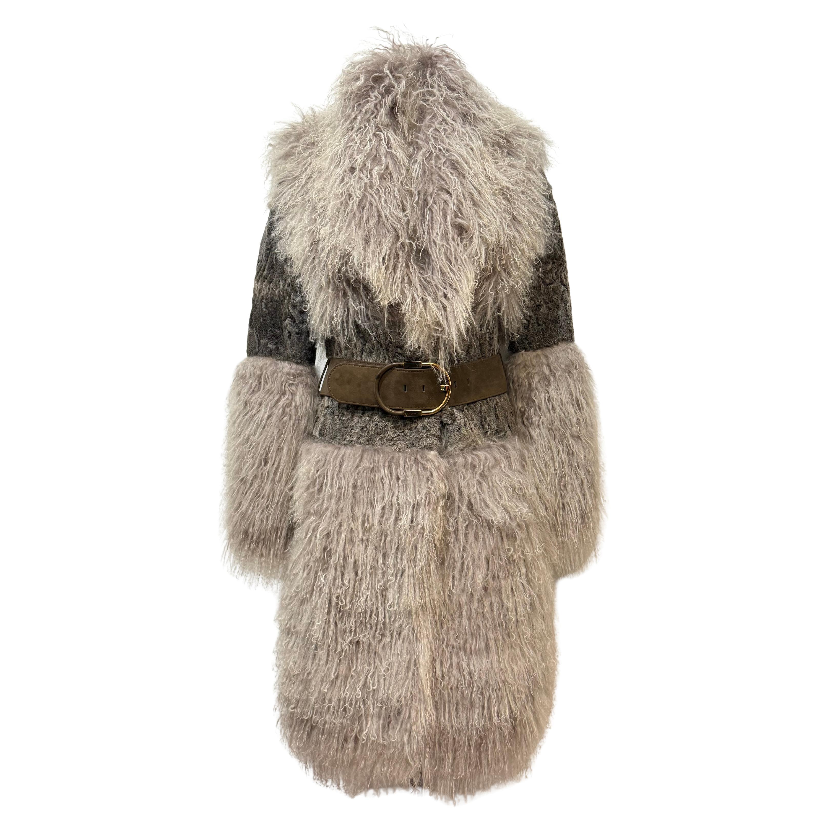 Raro e limitato cappotto di pelliccia d
agnello tibetana Gucci taglia XS / IT 38