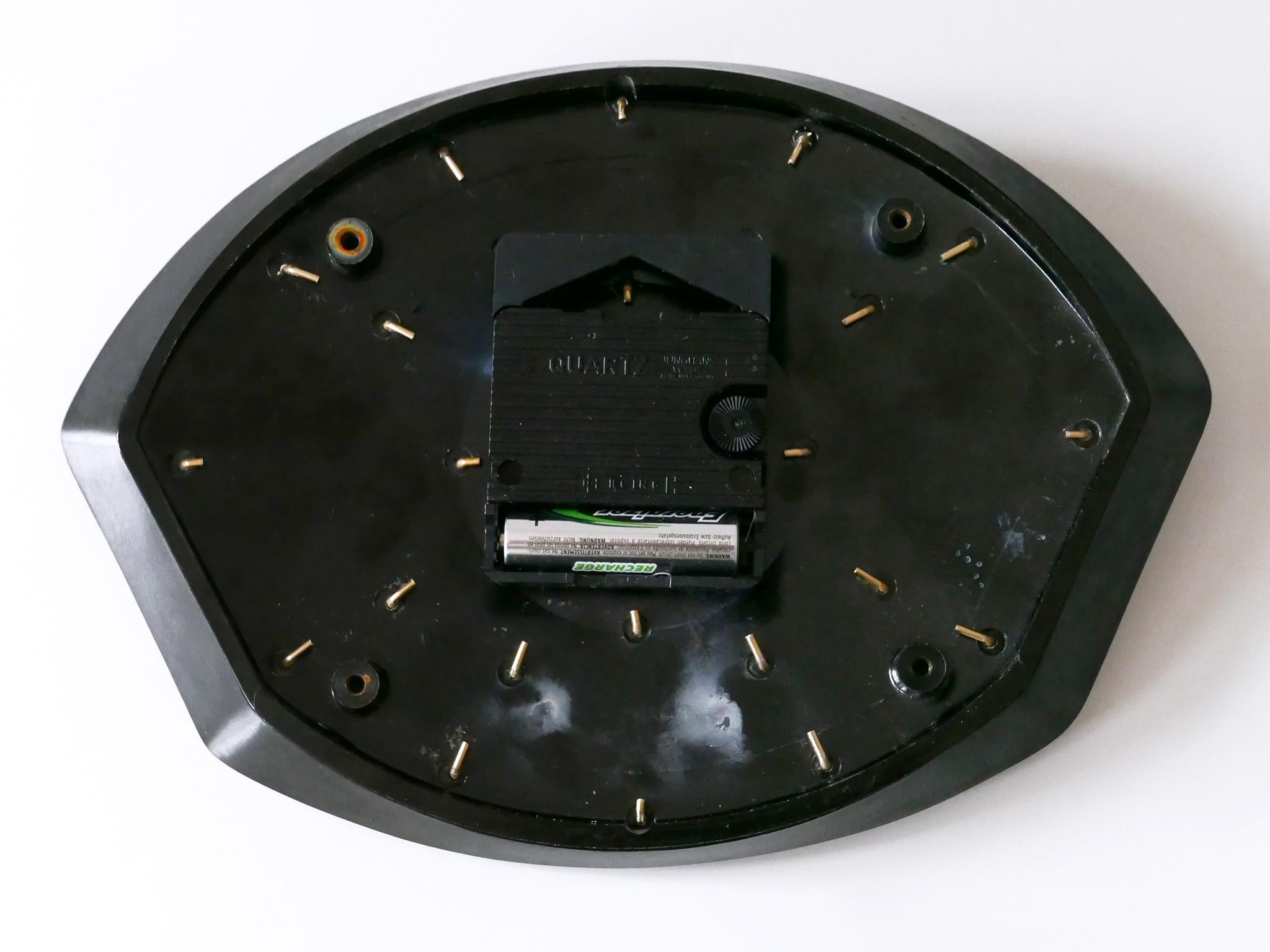Rare and Lovely Mid-Century Modern Bakelite Table or Wall Clock by PRIM 1950s For Sale 13