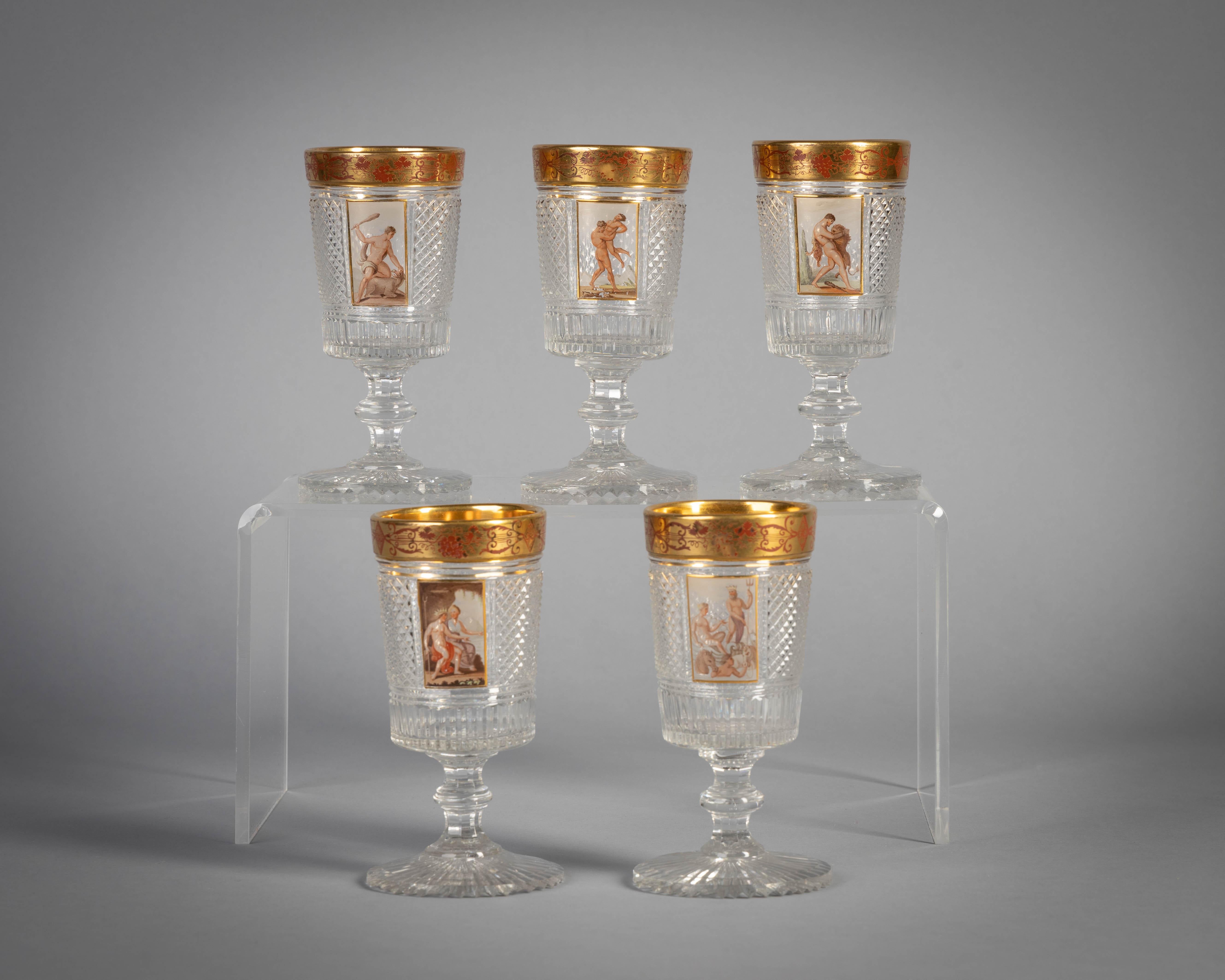 Vetro intagliato Ampio servizio inglese di vetro sfaccettato, smaltato e dorato, circa 1815 in vendita