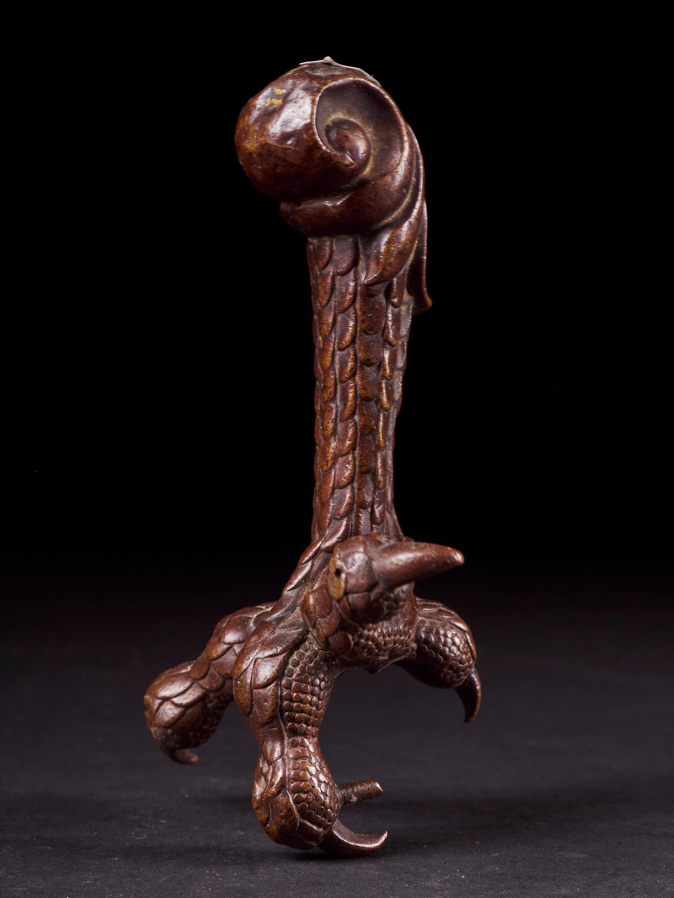 As an inspiring messenger, eagle is frequently associated with strength. Made of copper alloy, this extraordinary decorative item captures the essence of the majesty of the king of birds. A delicate piece of art in excellent condition.