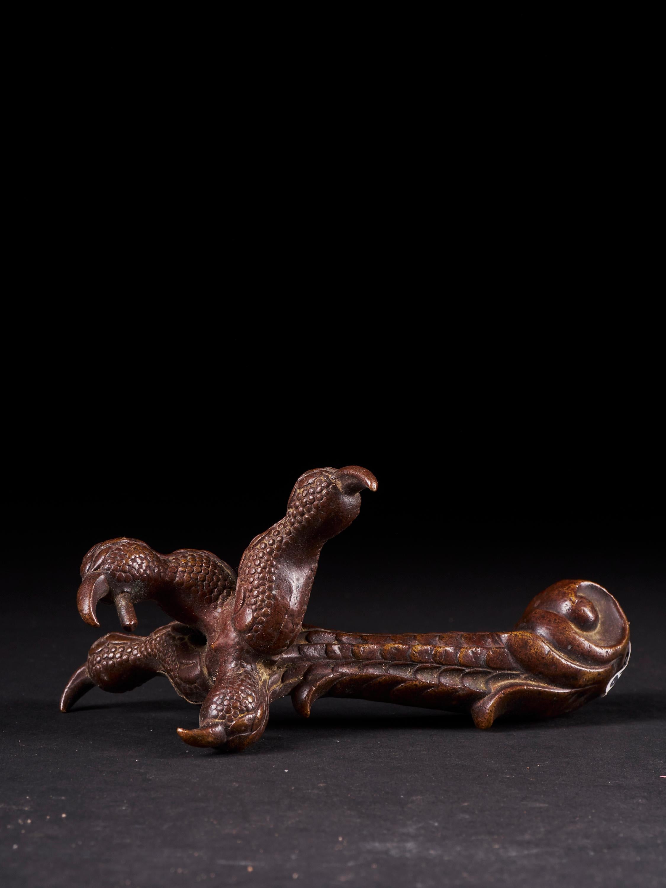 Rare and Majestic Eagle Claw Antique Made of Copper Alloy In Good Condition For Sale In Leuven , BE