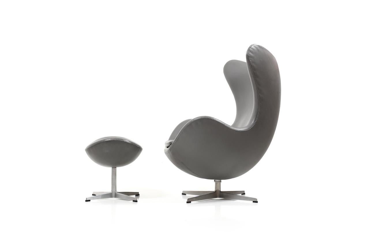 Aluminum Rare and old Edition Arne Jacobsen Egg Chair / Recliner Chair For Sale