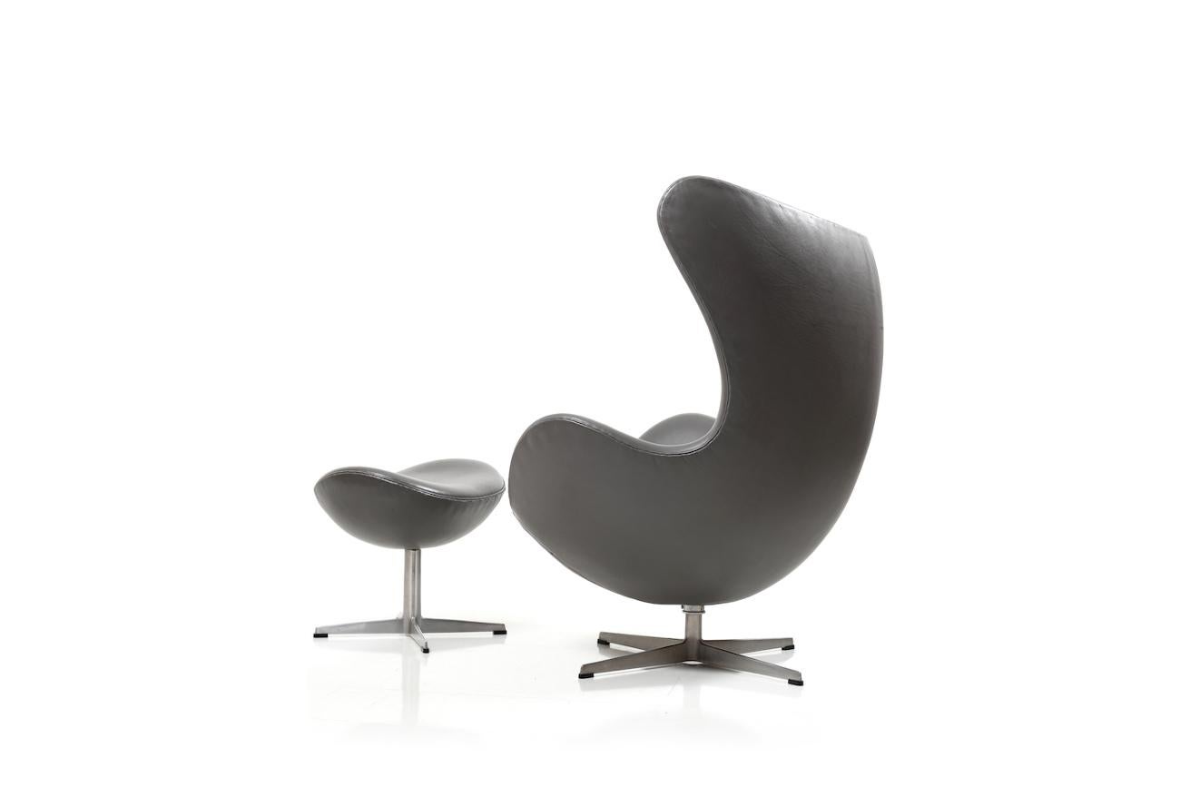 Aluminium Chaise longue/fauteuil œuf d'Arne Jacobsen, rare et ancienne édition en vente