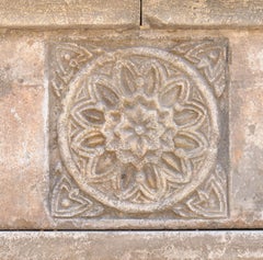 Raro e antico camino in pietra calcarea italiana di recupero