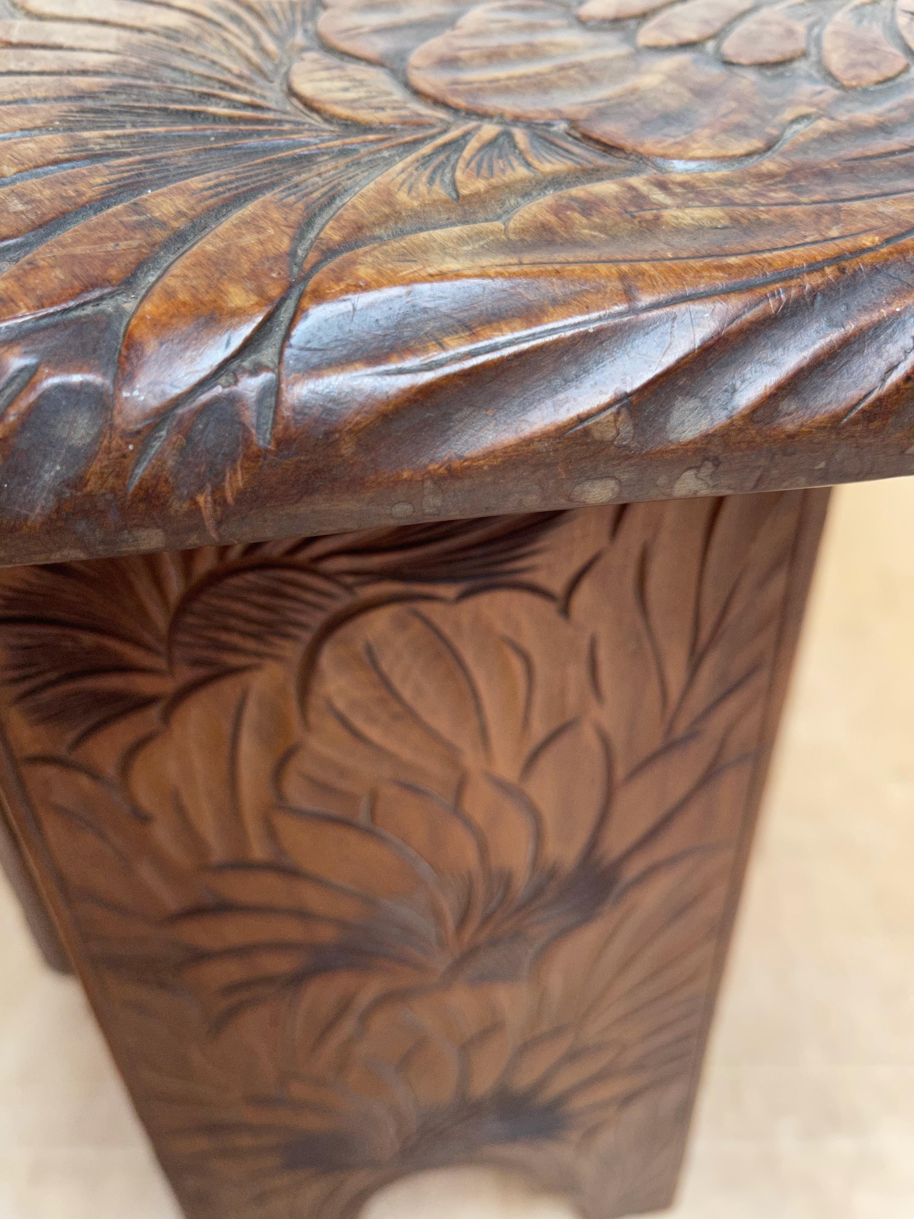 Rare and Quality Carved Arts & Crafts Table / Plant Stand with Flower Sculptures In Excellent Condition In Lisse, NL