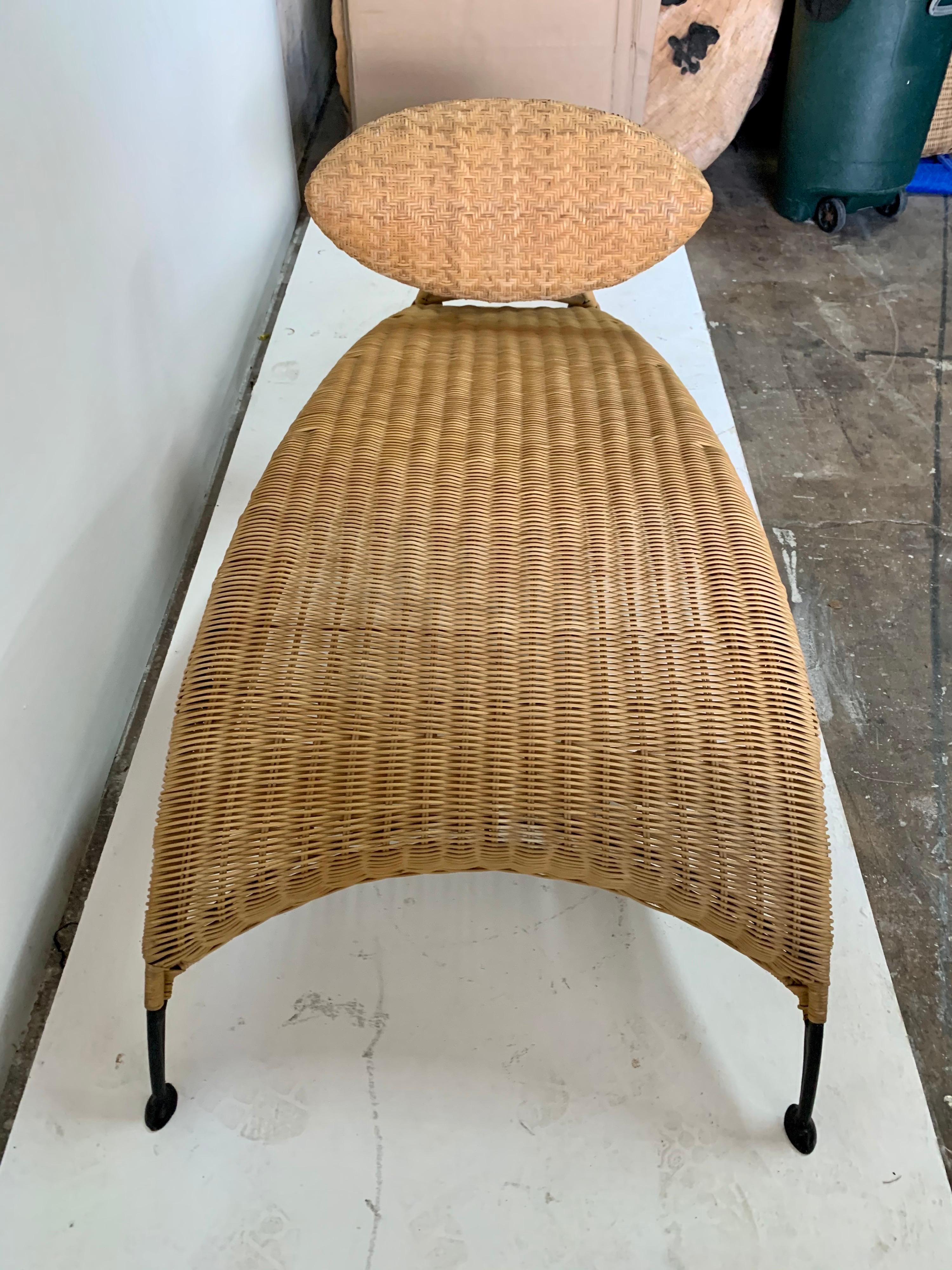 Rare and Sculptural Natural Wicker Chaise Lounge Chair 4