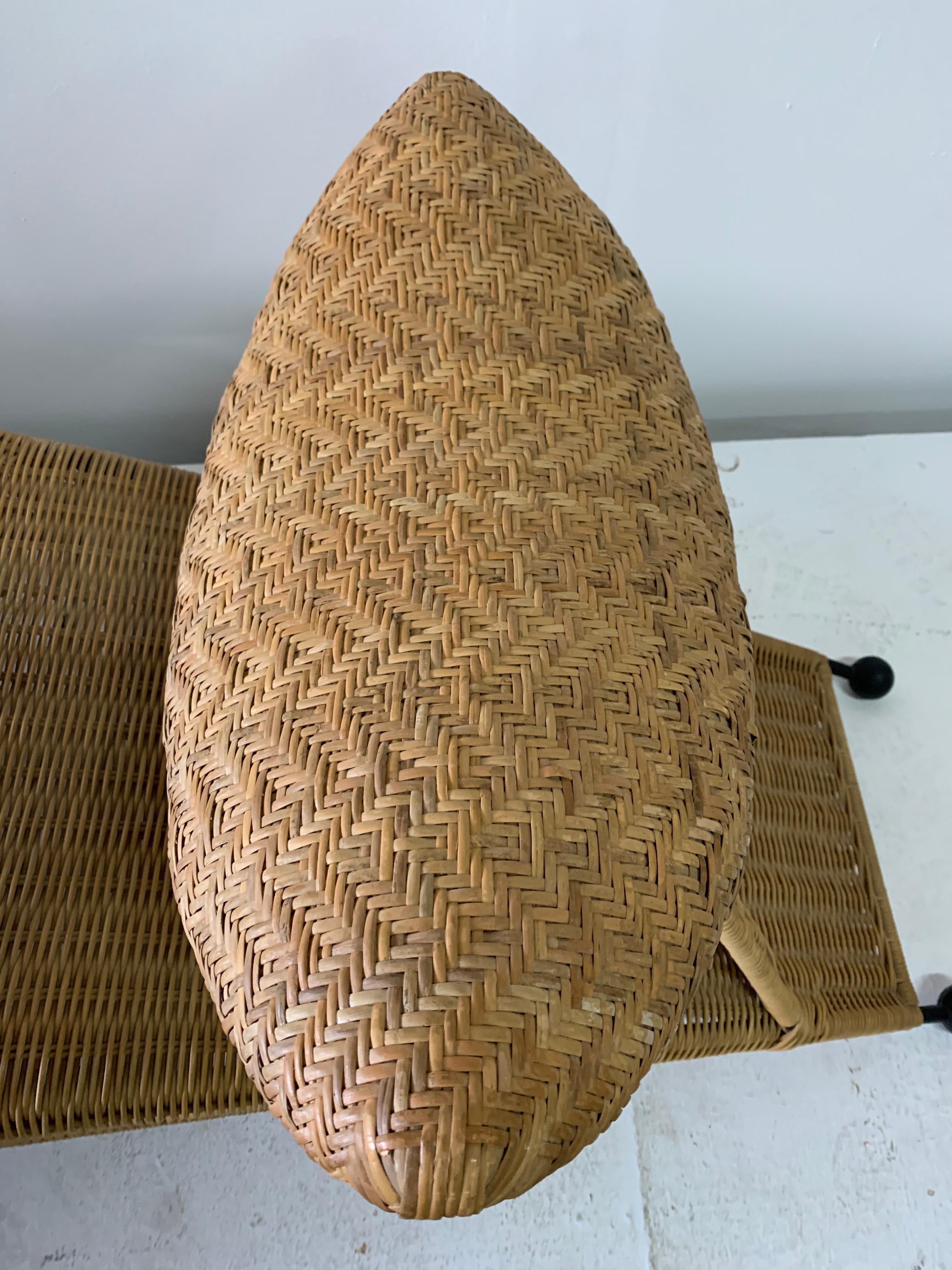 Rare and Sculptural Natural Wicker Chaise Lounge Chair 3