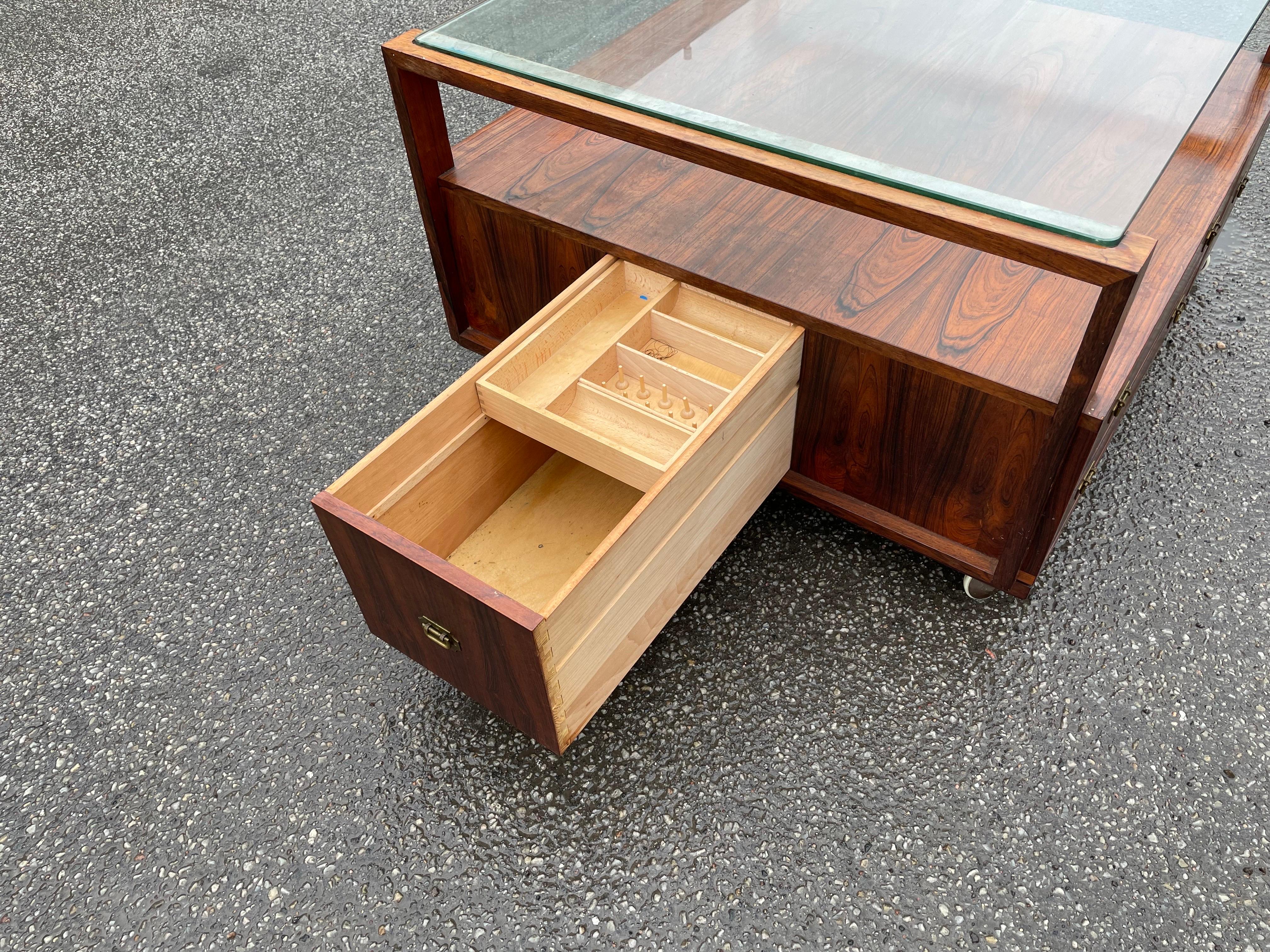 Rare and special, Henning Korch 1960´s Mid Century Modern Danish sofa Table For Sale 5