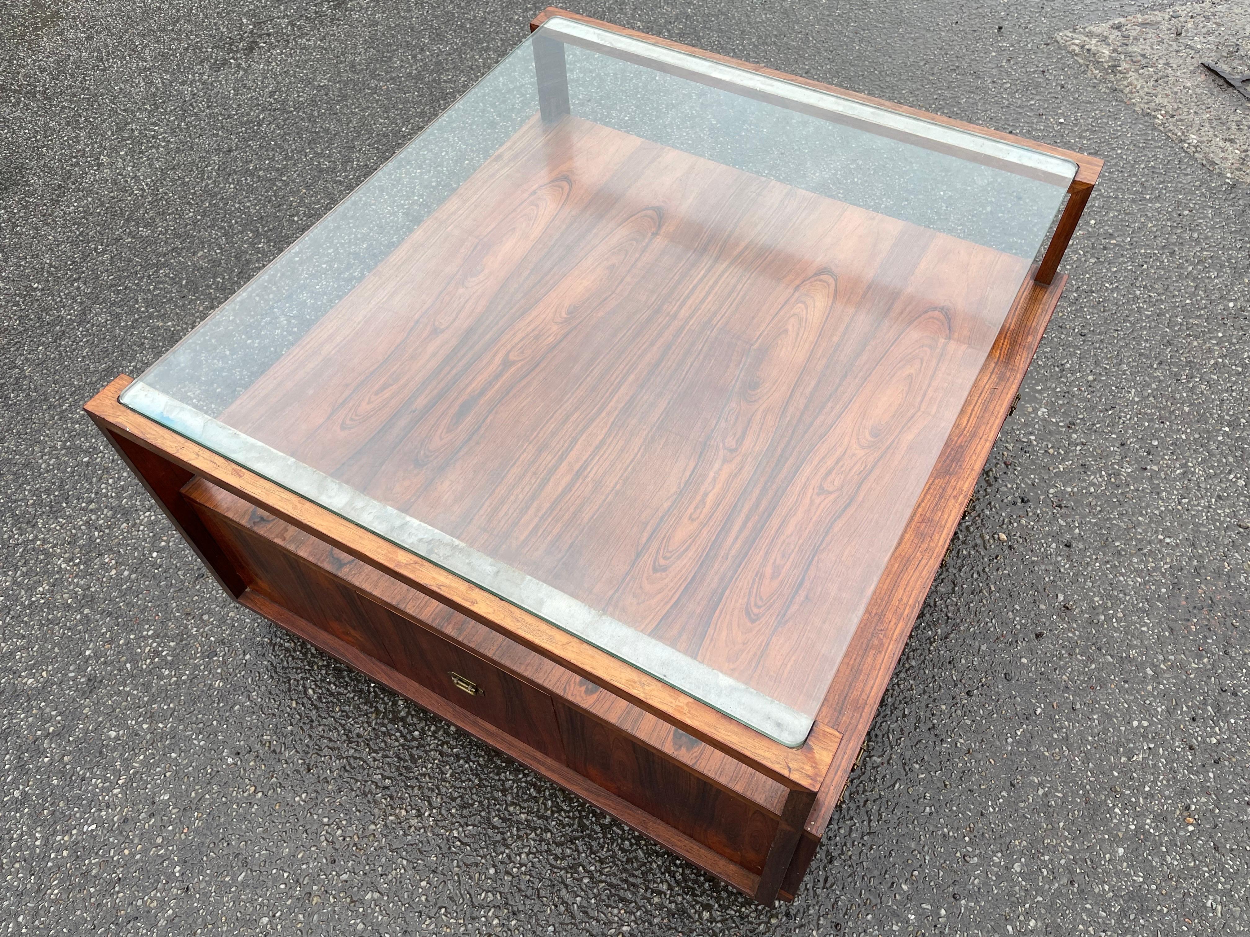 Rare and special, Henning Korch 1960´s Mid Century Modern Danish sofa Table For Sale 2