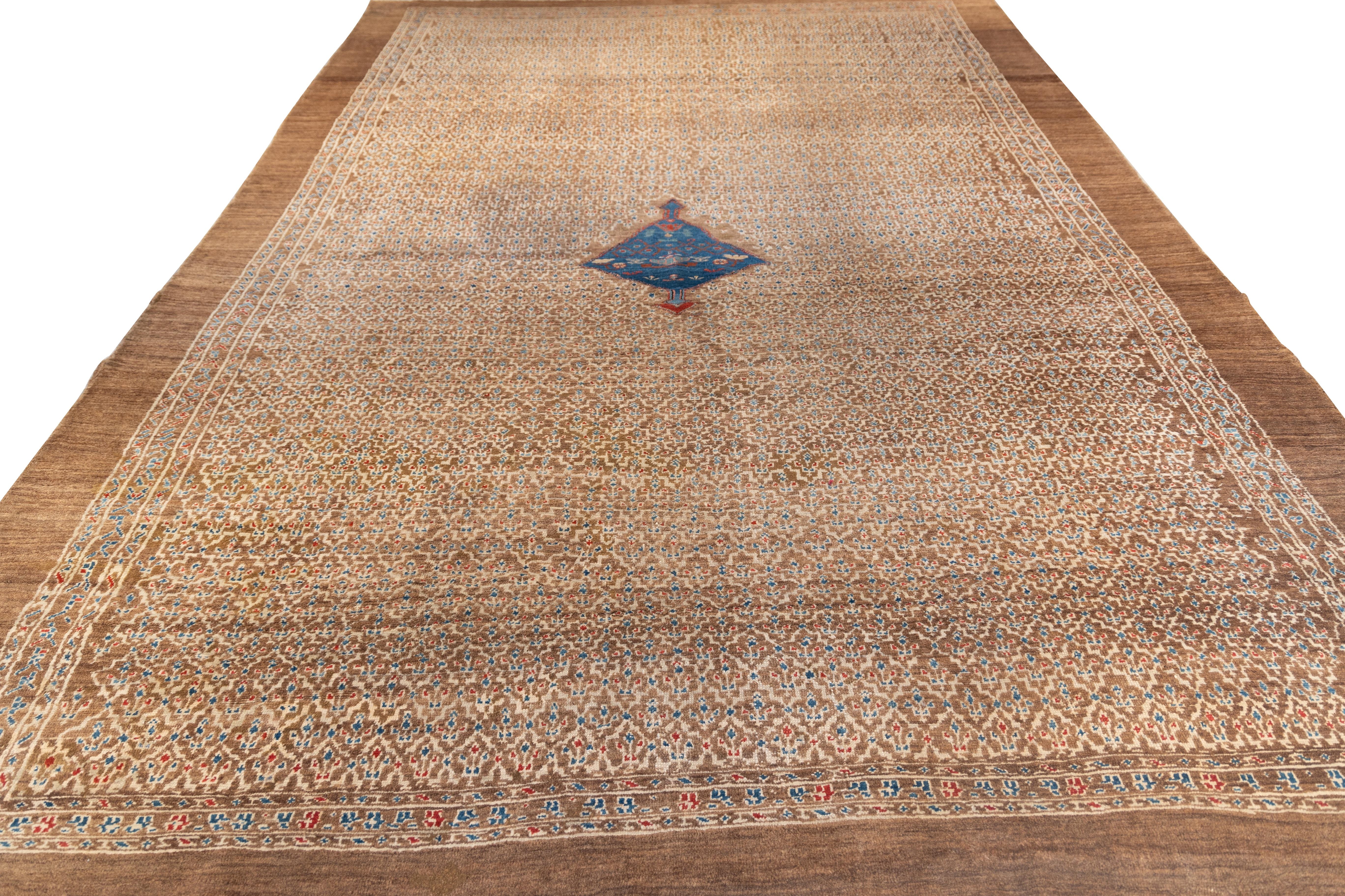 Rare and stunning  19th cent. camel Bakhshaish rug (Handgewebt) im Angebot