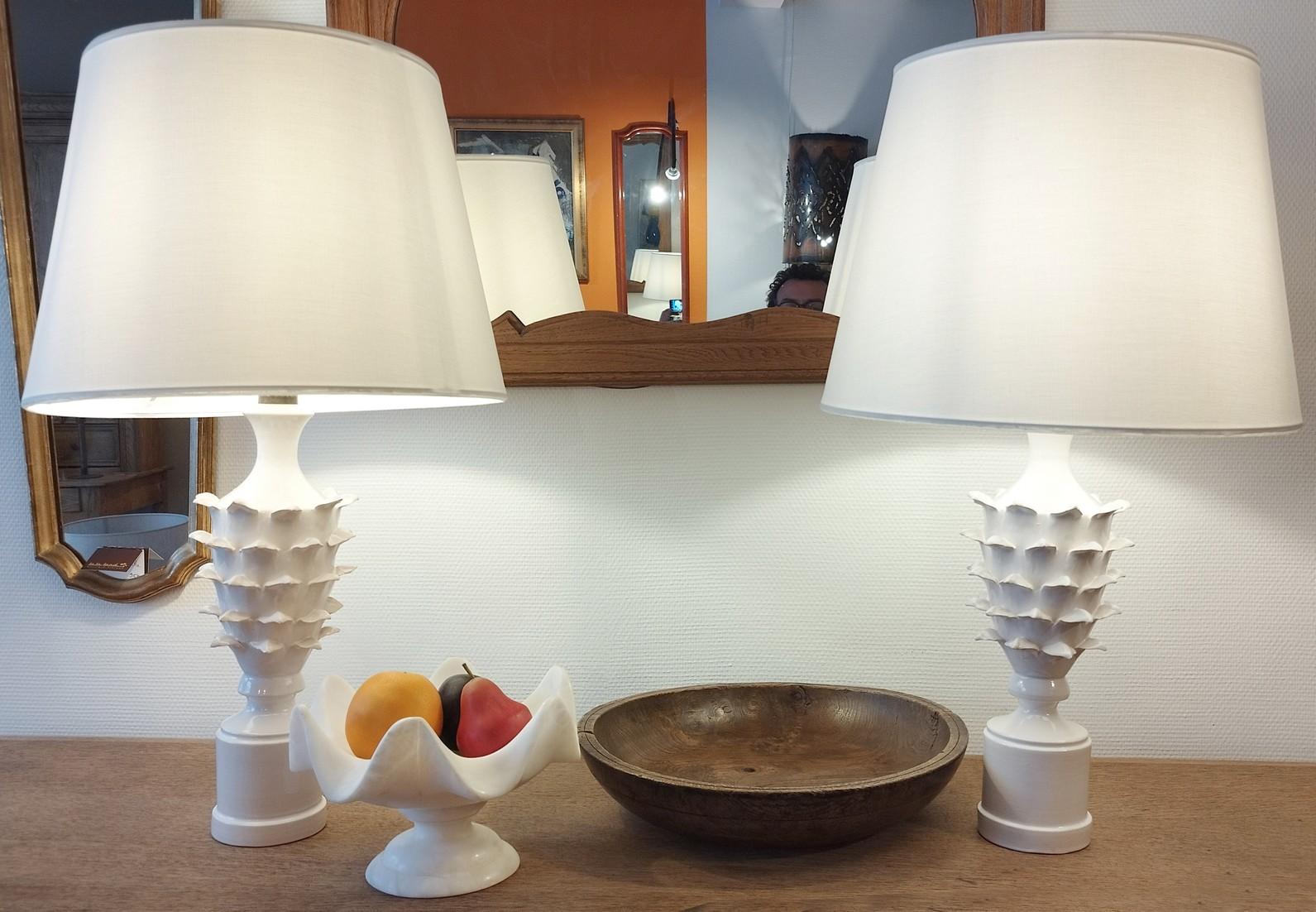 Superb and rather rare pair of Jean Roger lamps, circa 1960-1970, each signed underneath. The lamp bases dimensions are 19.2