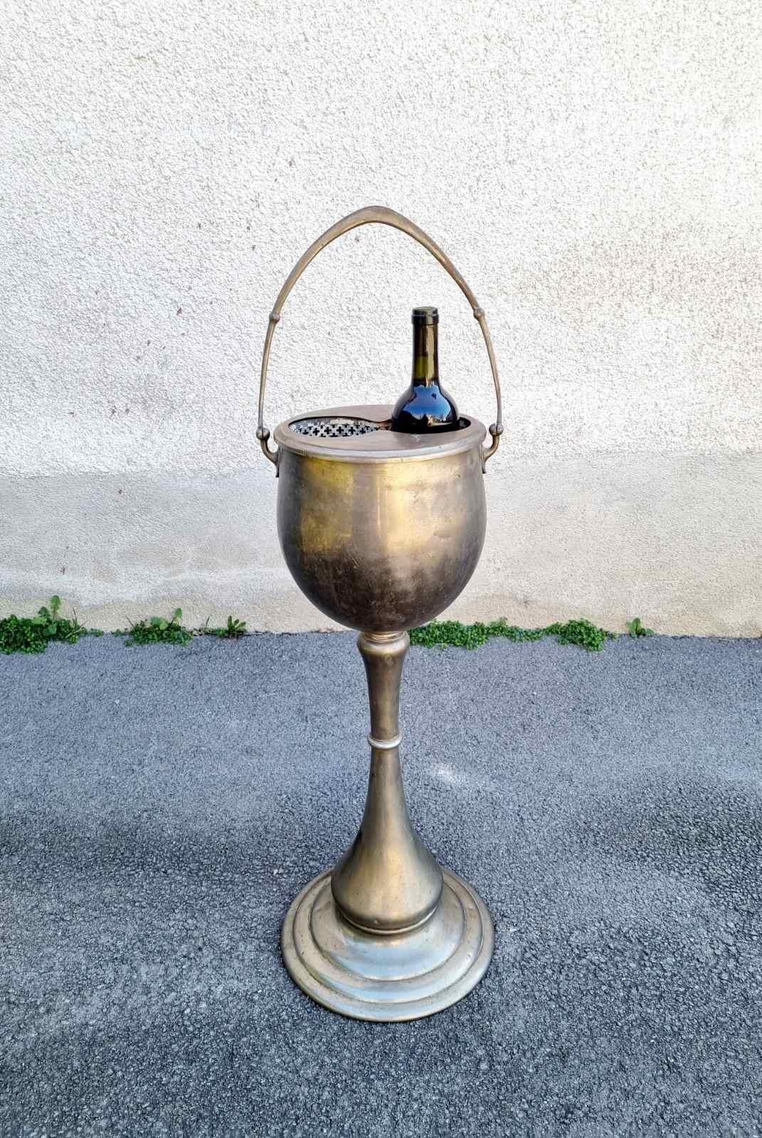 Art Déco Raro e unico frigorifero da vino italiano in stile Art Deco con supporto, Italia anni '30 in vendita