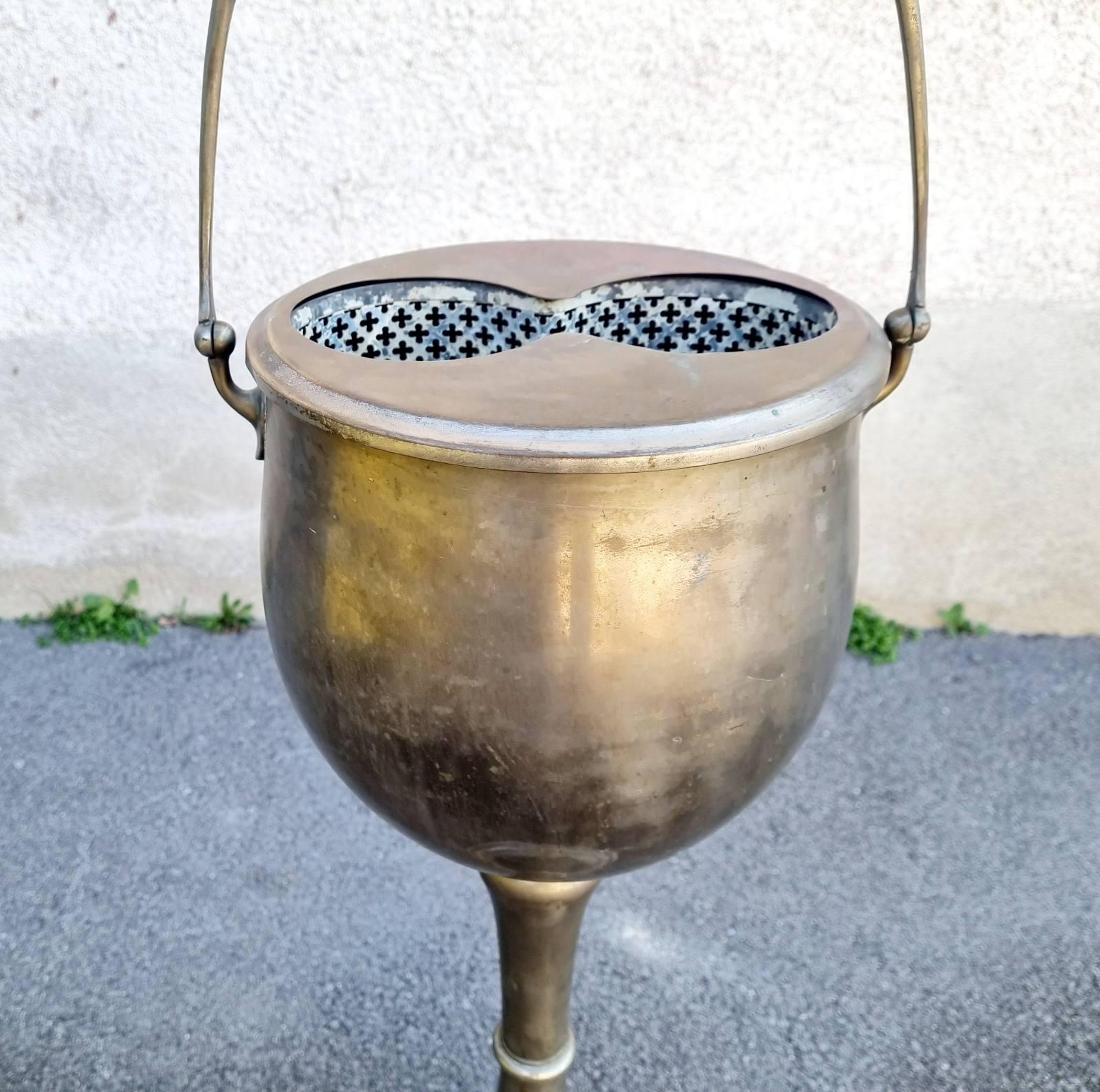Italiano Raro e unico frigorifero da vino italiano in stile Art Deco con supporto, Italia anni '30 in vendita