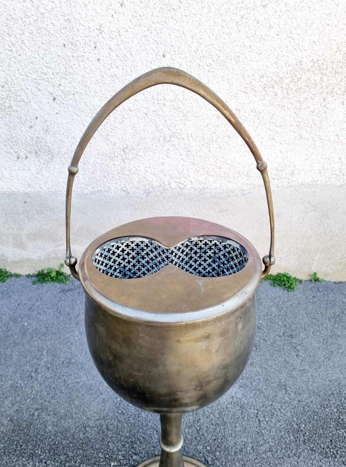 Inizio XX secolo Raro e unico frigorifero da vino italiano in stile Art Deco con supporto, Italia anni '30 in vendita