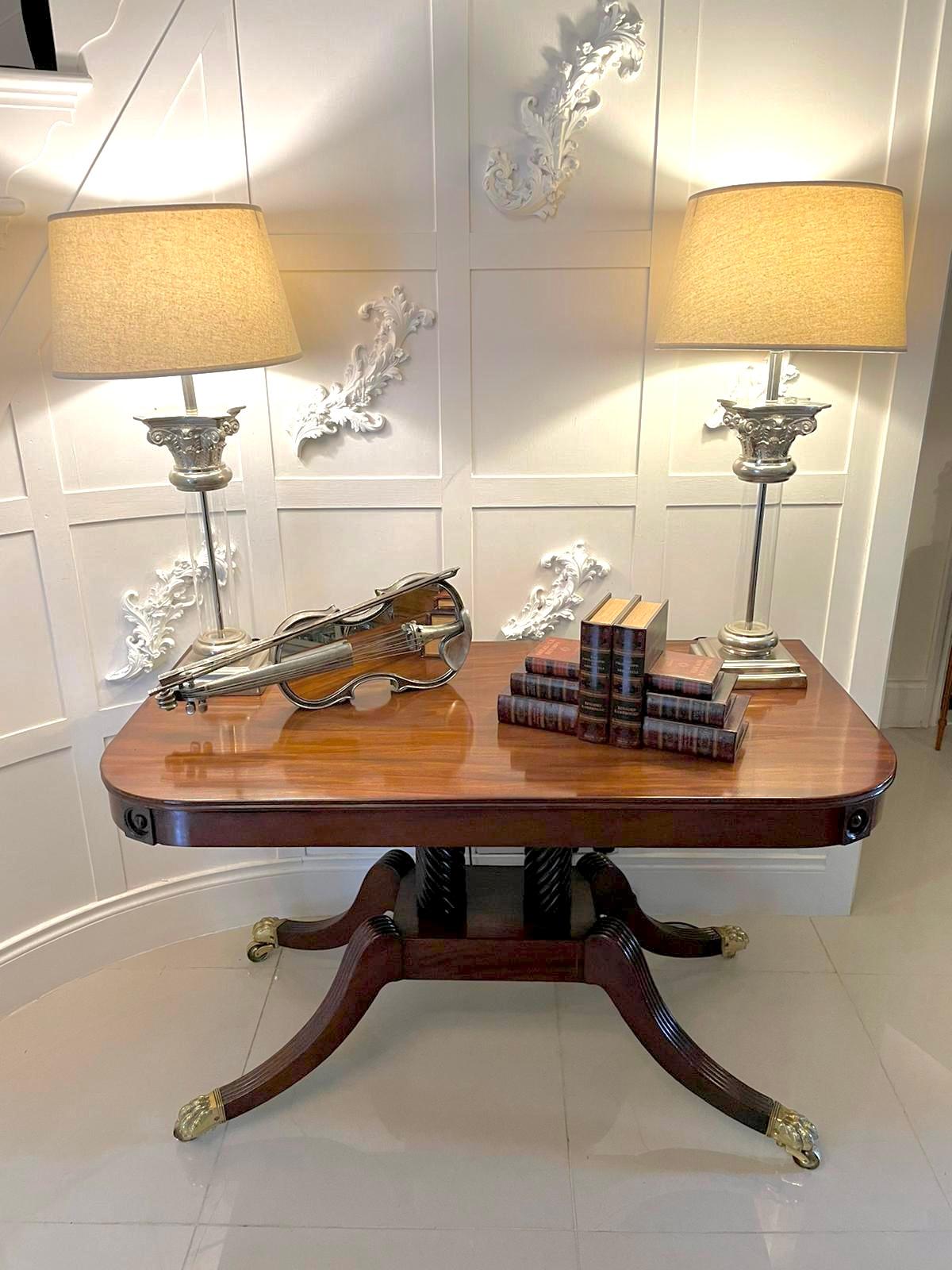 Rare et inhabituelle table métamorphique ancienne de qualité Regency en forme d'acajou en vente 14