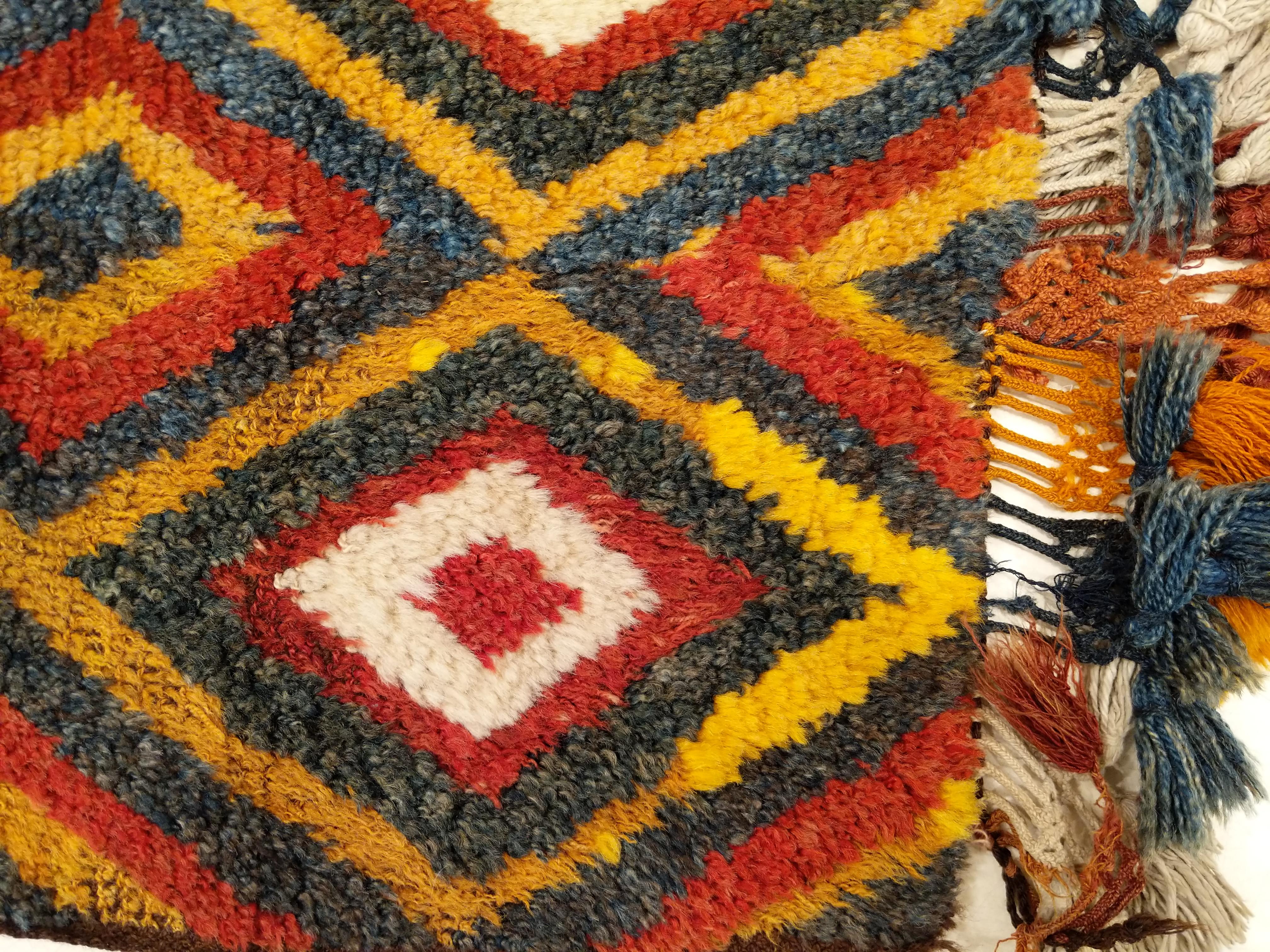 Laine Rare et inhabituel tapis ancien ouzbek géométrique Julkhyr en vente
