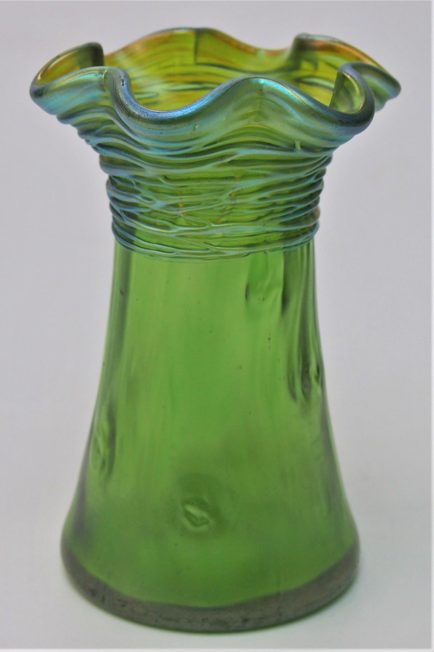 Art Nouveau Rare and unusual Bohemian Loetz Crete Rusticana with Threads glass vase c 1899 For Sale