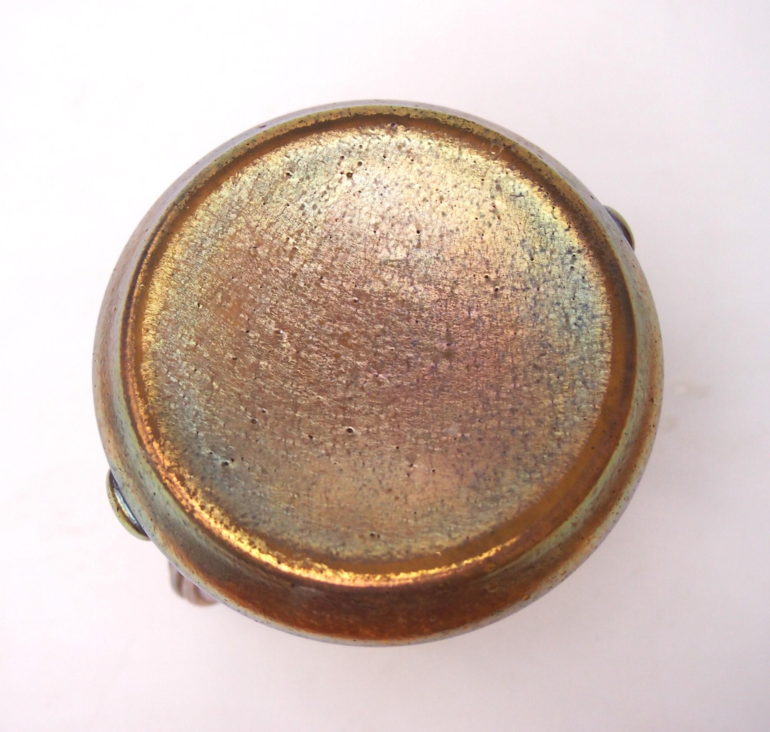 Fine XIX secolo Raro e insolito Loetz di Boemia  Vaso in vetro di Candia Silberiris con manico, 1899 ca.