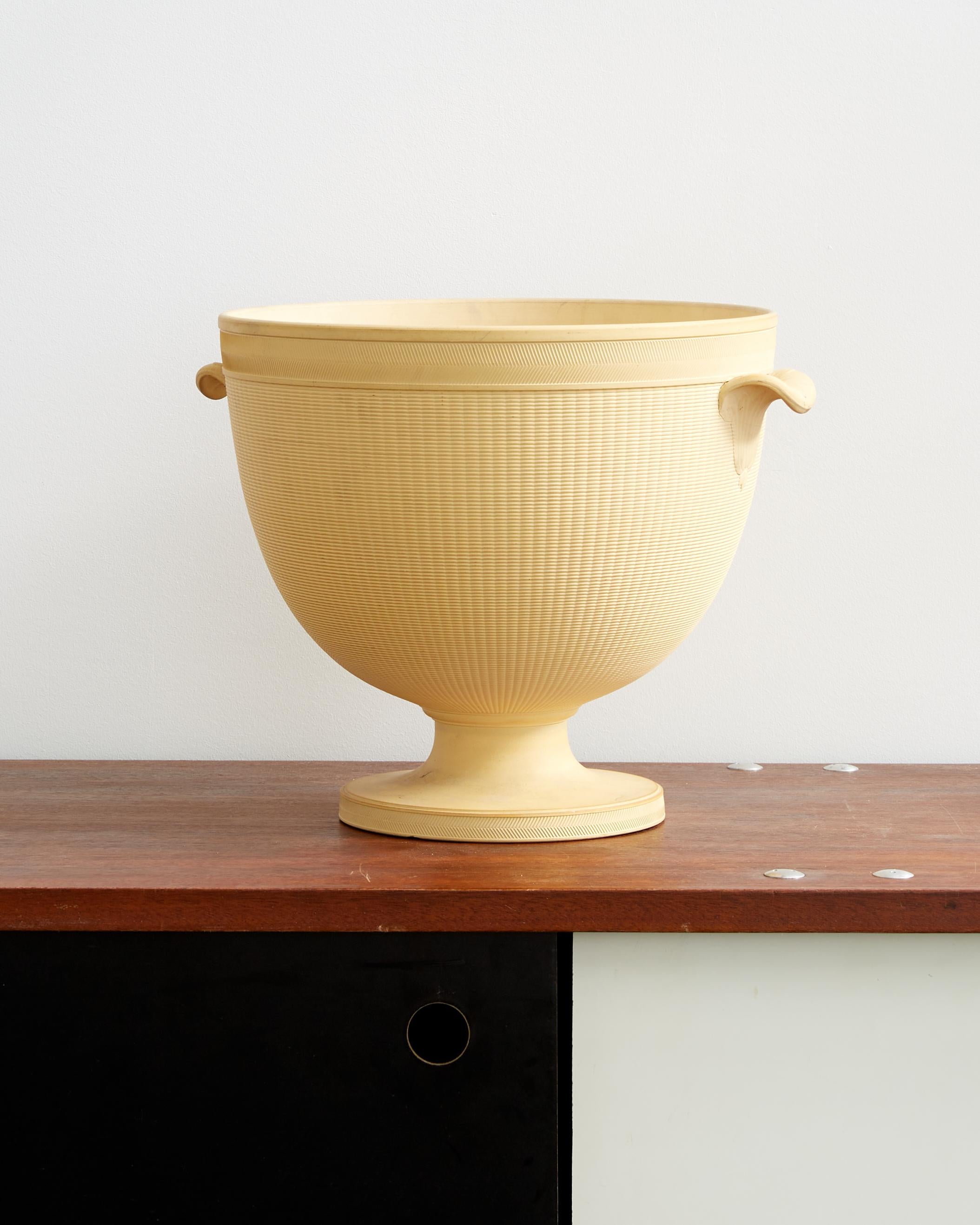 Raro e inusualmente grande cazo de Caneware de Wedgwood Inglés en venta