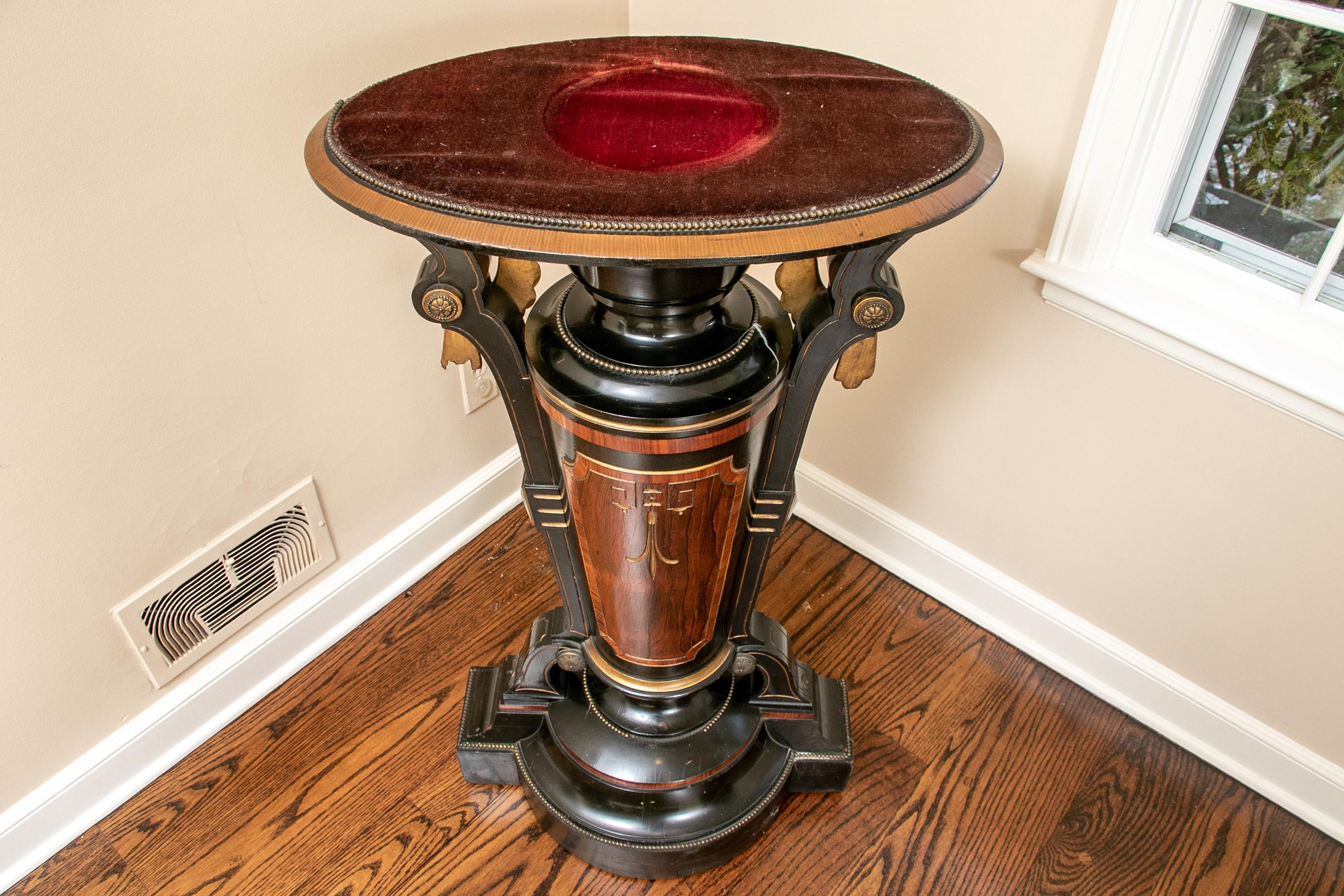 Rare and Very Fine Ebonized Display Pedestal in Aesthetic Style In Good Condition In Bridgeport, CT