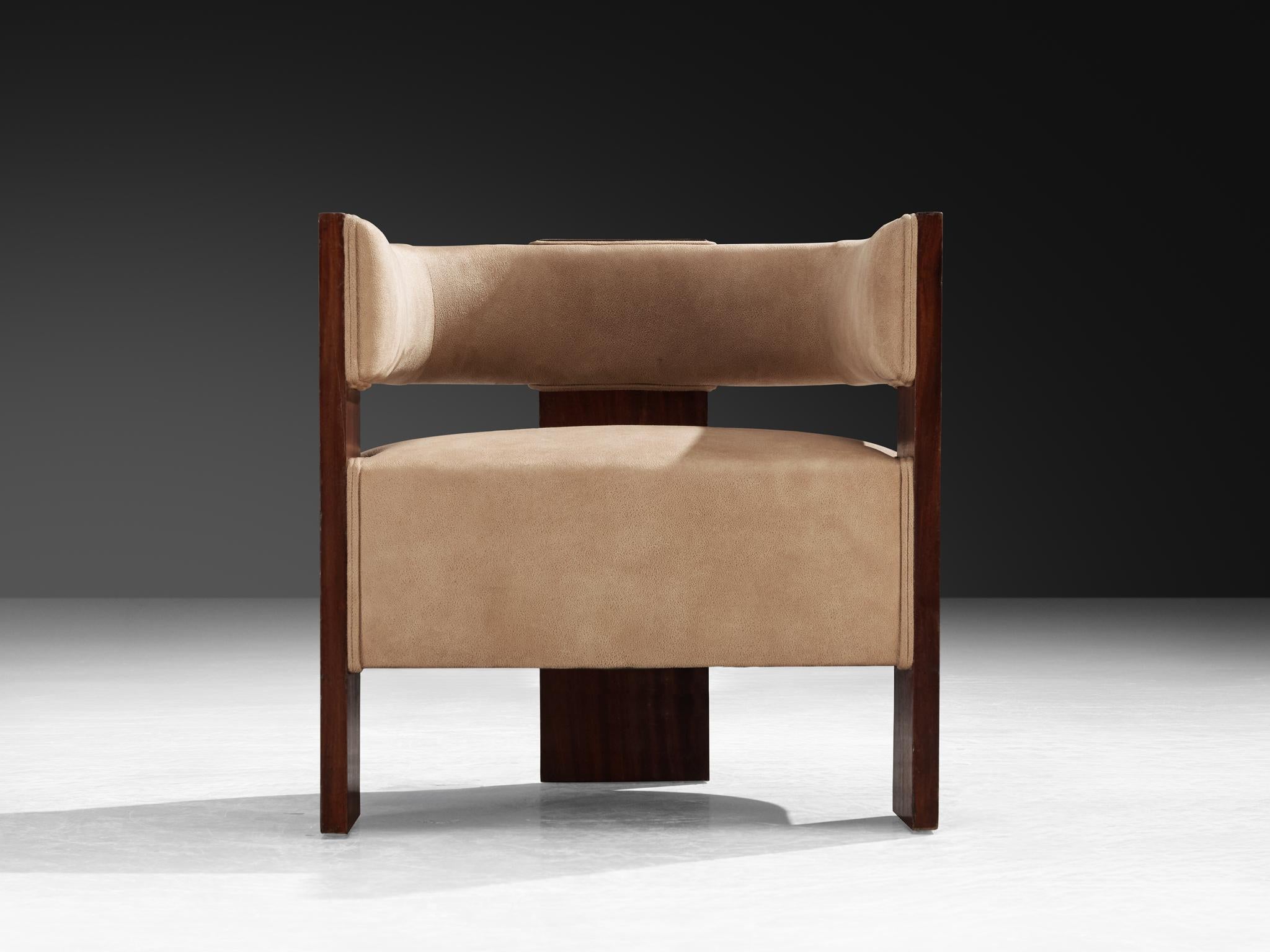 Seltener geschwungener Sessel von André Sornay aus Mahagoni und beigem Wildleder im Angebot 2