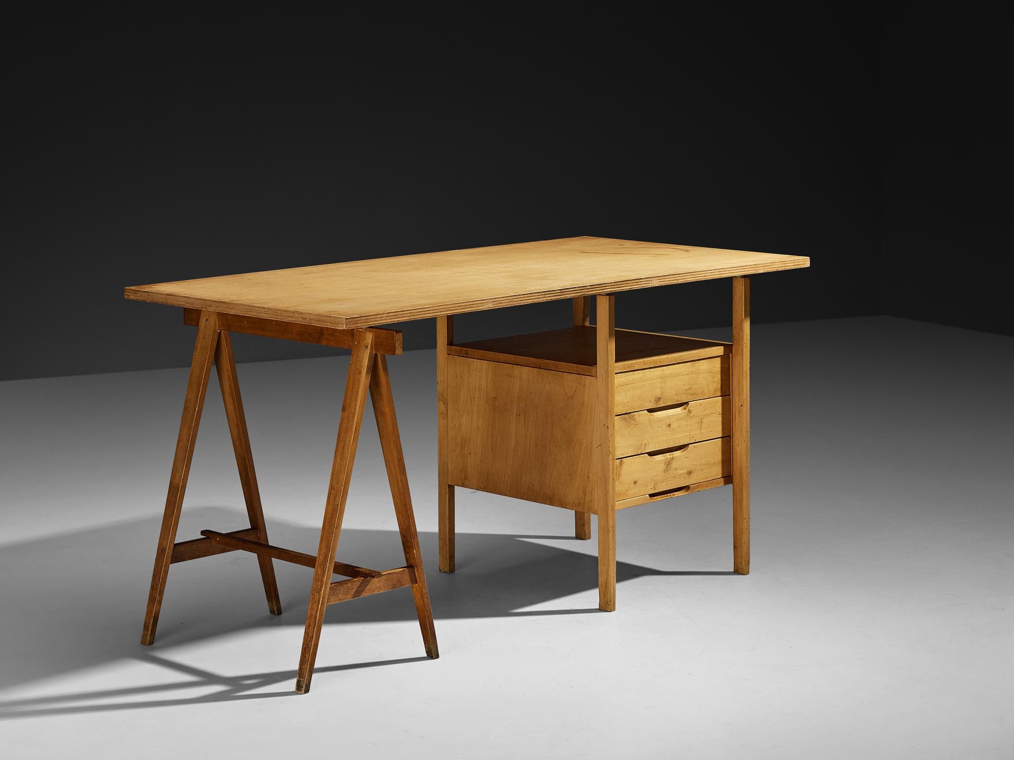 Rare Angelo Mangiarotti Writing Desk in Walnut from Own Studio In Good Condition For Sale In Waalwijk, NL