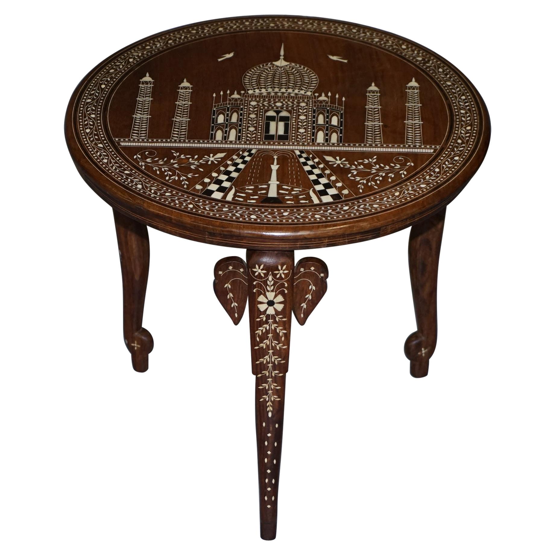 Rare table à vin en bois dur incrusté:: lampe d'appoint:: exportation anglo-indienne Taj Mahal Elephant