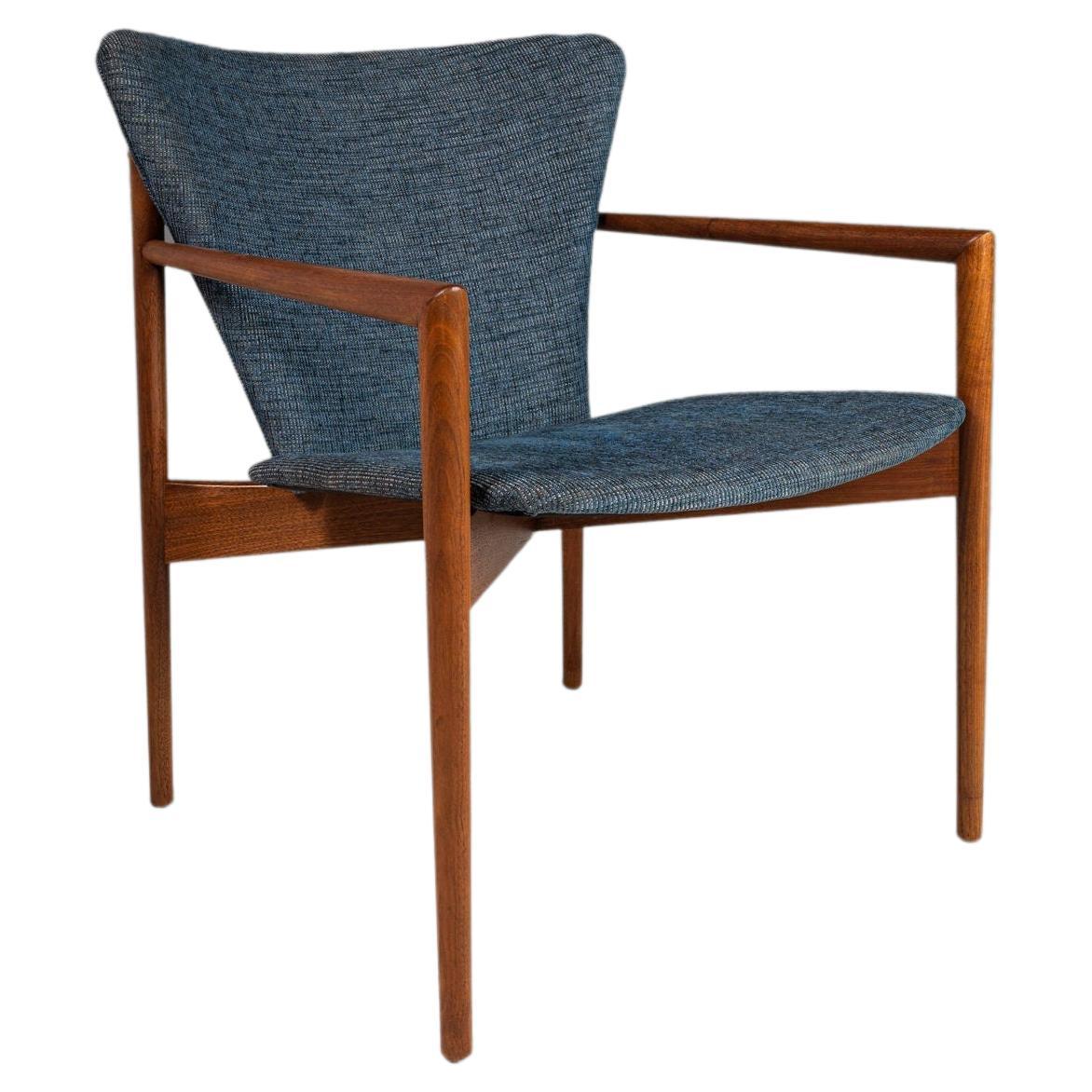 Rare Angular Lounge Chair / Armchair in Walnut After Nanna Ditzel, c. 1960s