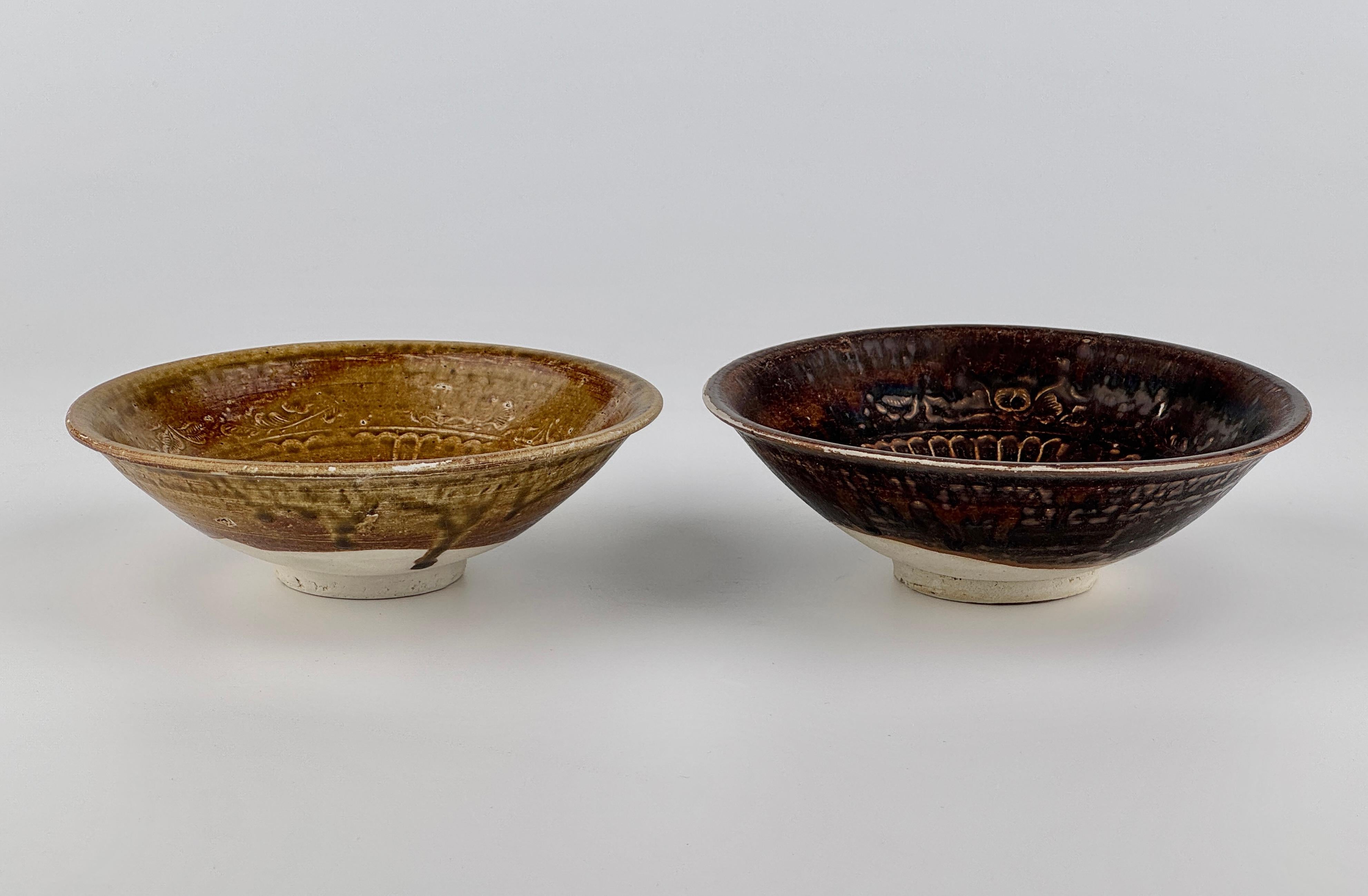 Seltene Annamese-Steinzeugschalen mit braun-grüner Glasur, Vietnam, 14.-15. Jahrhundert (Steingut) im Angebot
