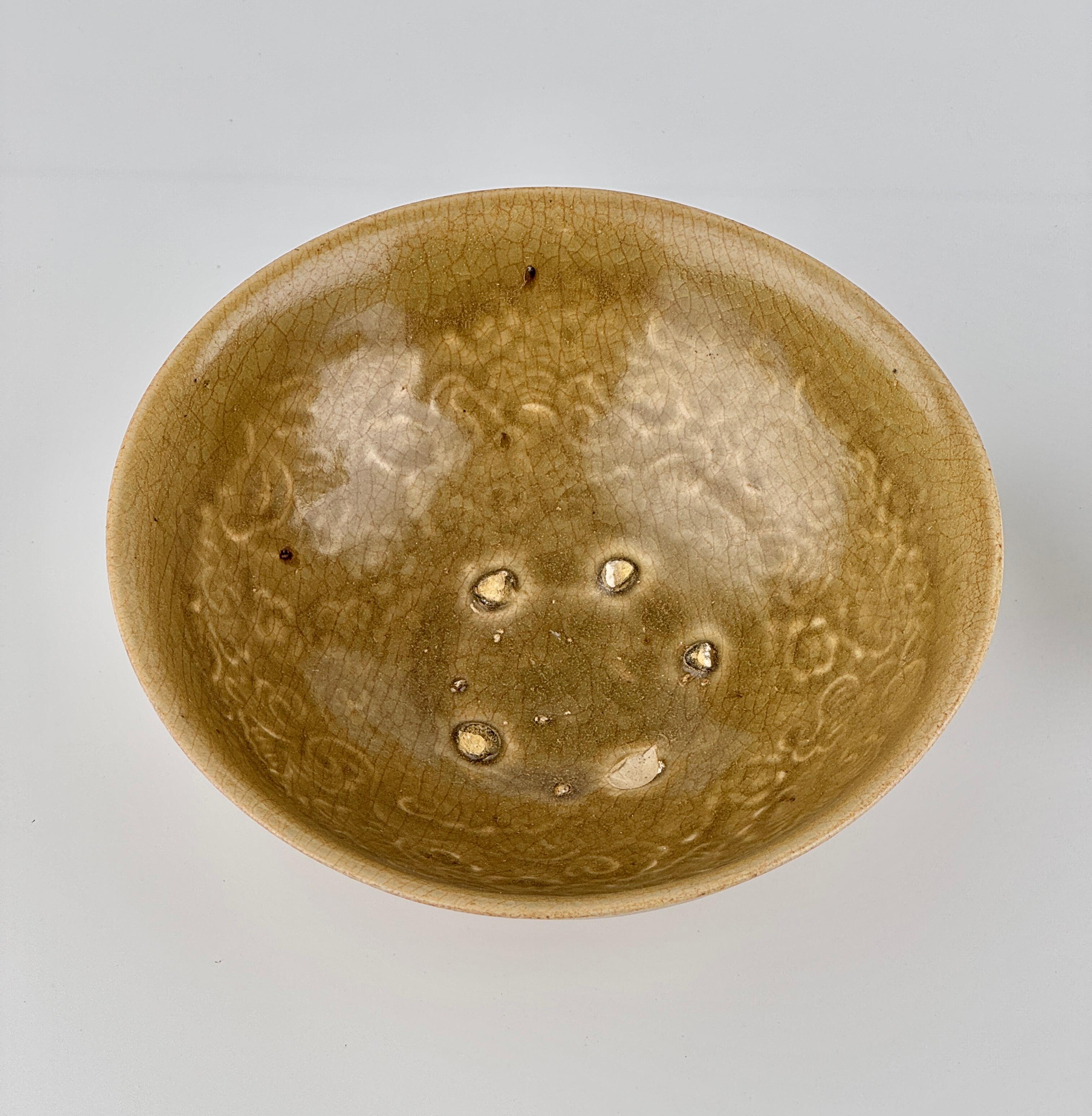 18th Century and Earlier Rare Annamese Stoneware Bowls with olive green glaze, Vietnam, 14-15th century For Sale