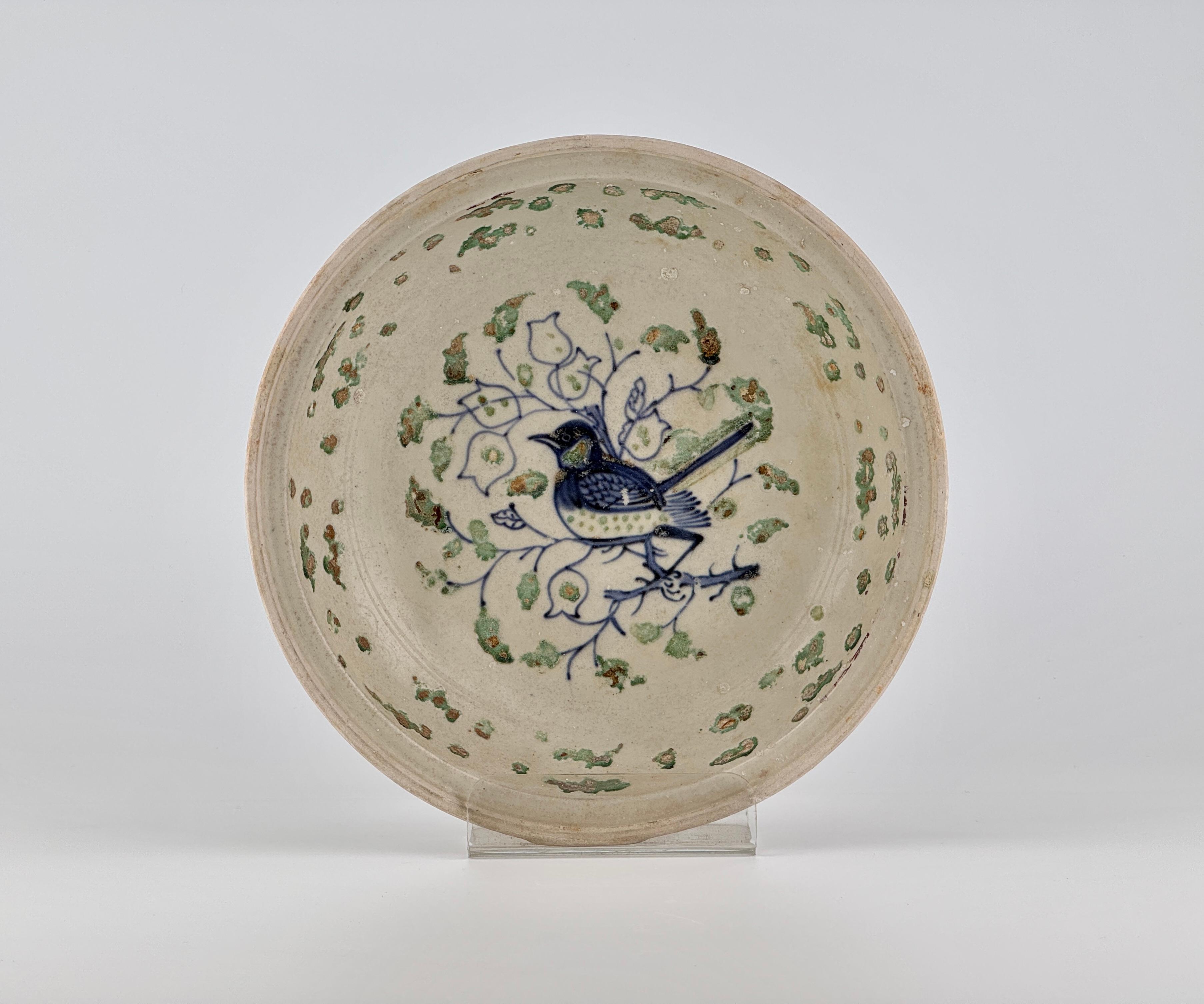 Rare Annamese Stoneware with underglaze Blue and Painted Green, 15-16th Century For Sale 3